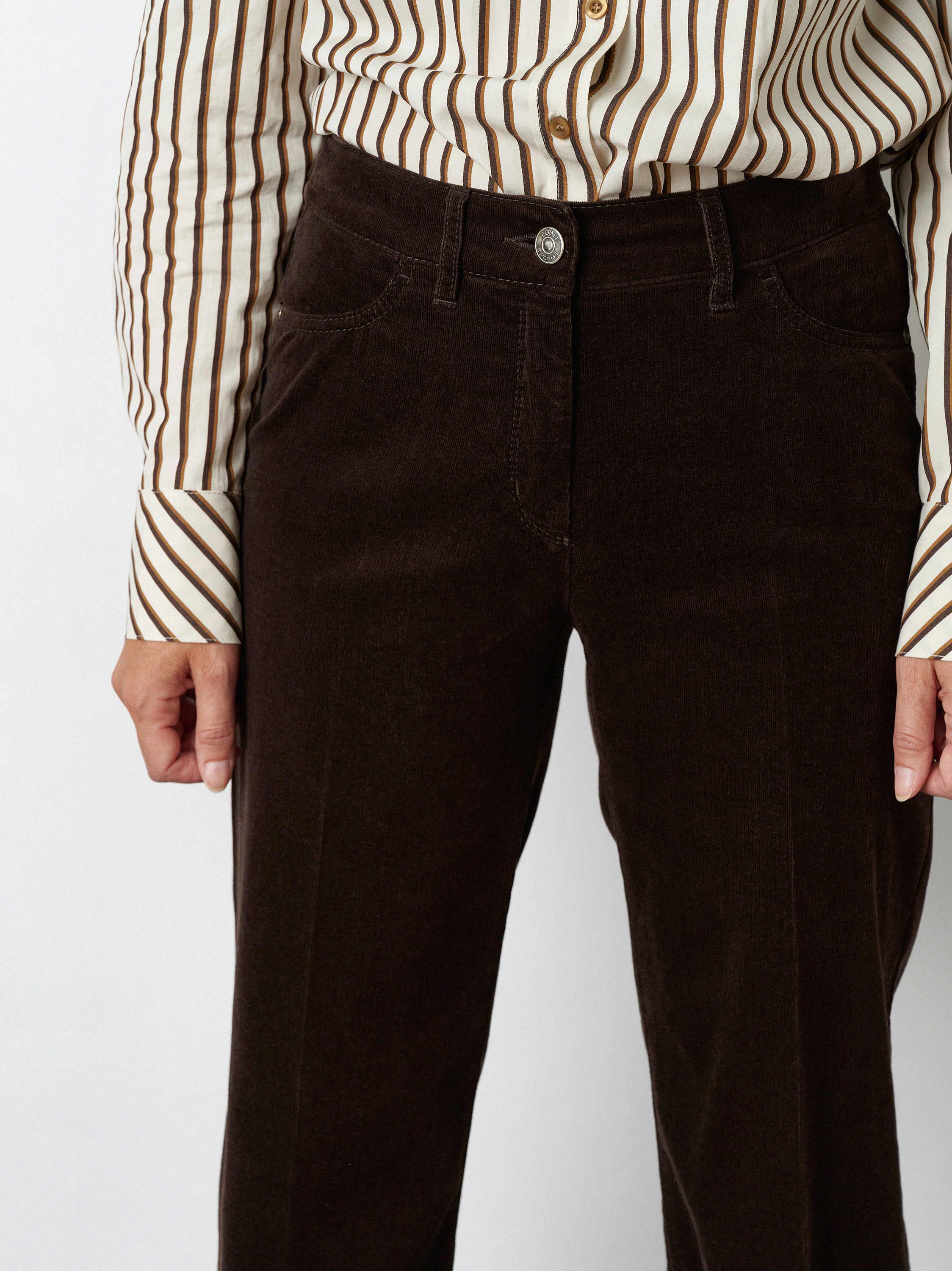 Womens trousers Jenny Wide in Dark Brown, wide-leg corduroy trousers, second detail view