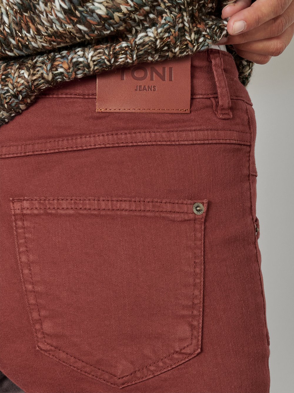 Damenjeans Liv Wide 7/8 in Rot, 7/8 Wide-Leg Jeans mit grafischen Fronttaschen, zweite Detailansicht