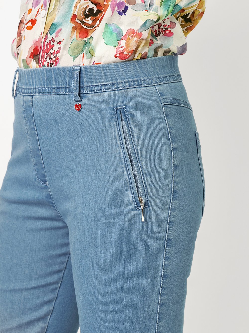 Jeans Alice light blue detail view