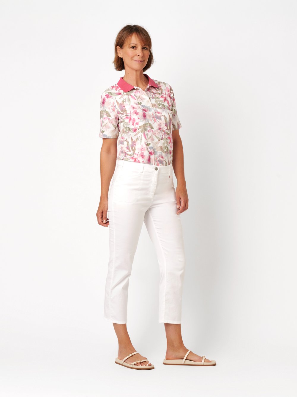 Womens trousers Meine beste Freundin 3/4 in white, cropped trousers with welt pockets, outfit view worn by model
