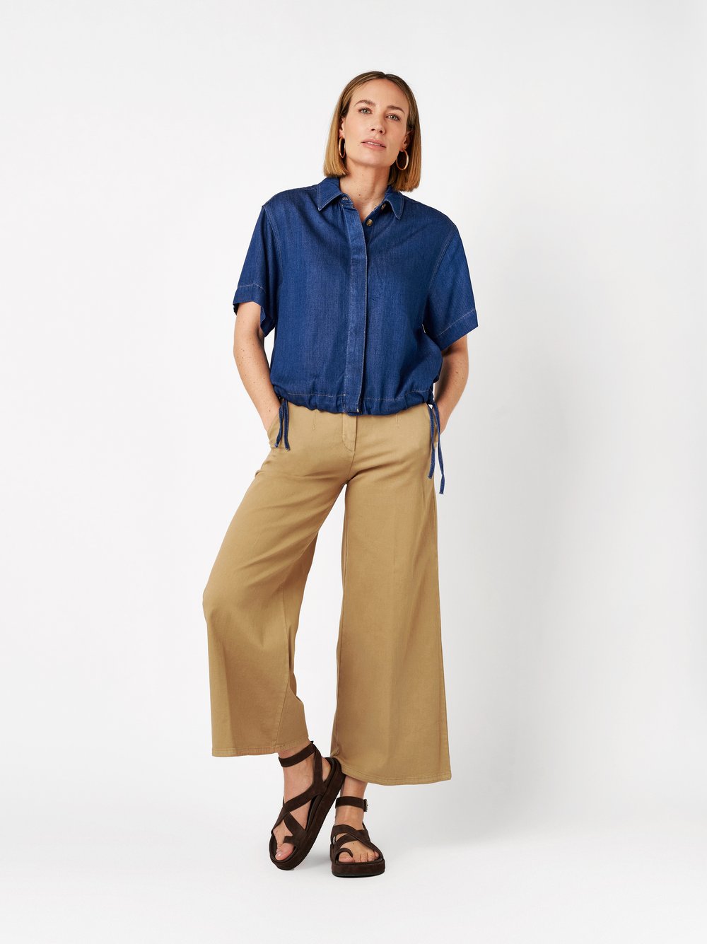 Damenjeans Jenny Culotte in light brown, Culotte aus leichtem Denim, Frontansicht am Model getragen