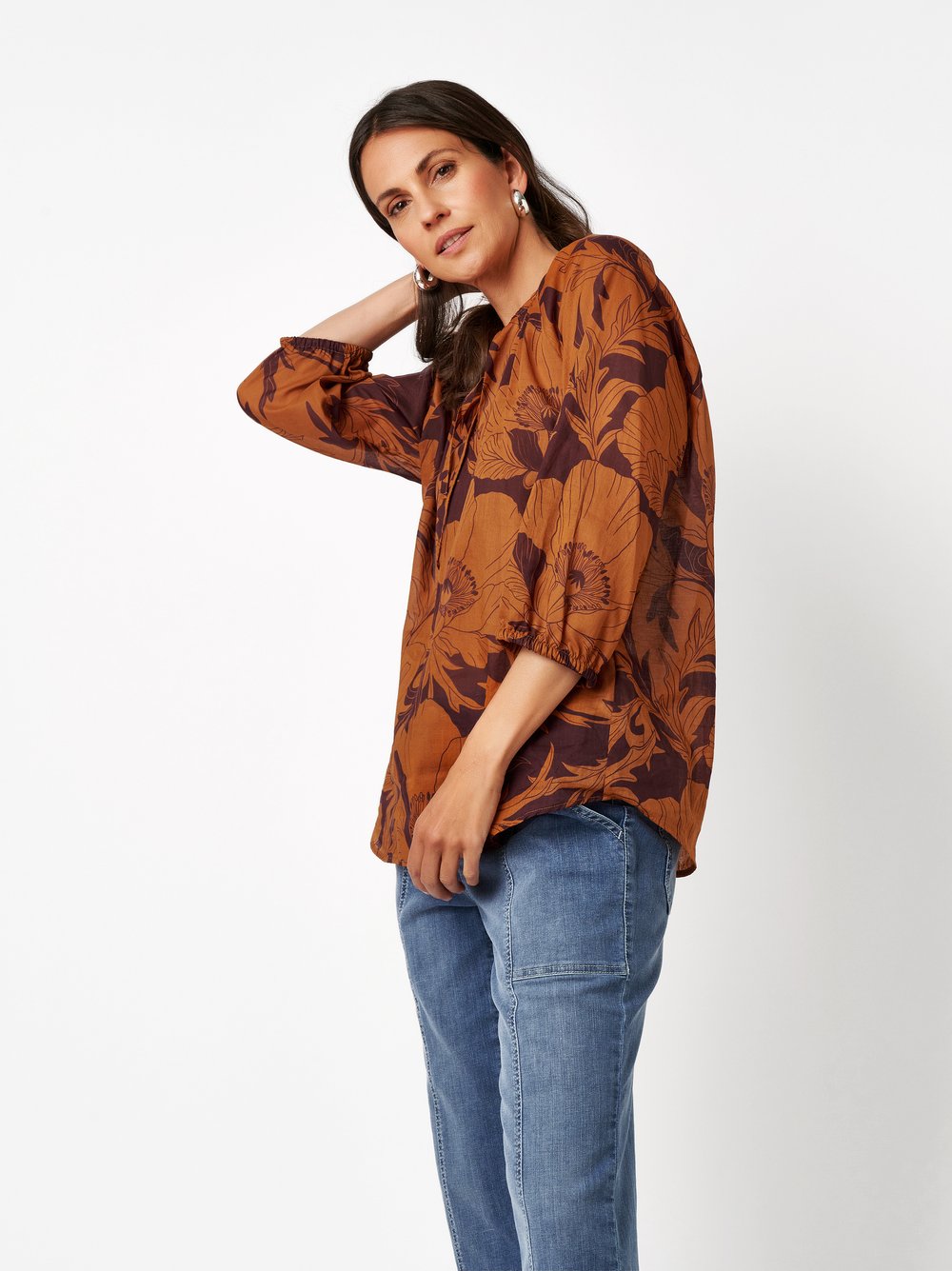 Womens blouse Conni in multicolour, blouse with a bold floral print, front view worn by model