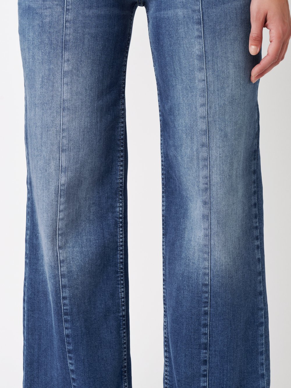 Jeans Ella mid blue detail view