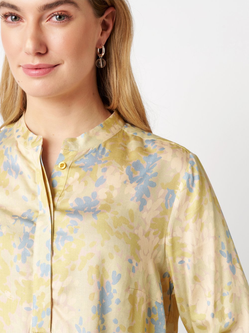 Womens blouse Alis in multicolour green, pull-on blouse with summer print, detail view