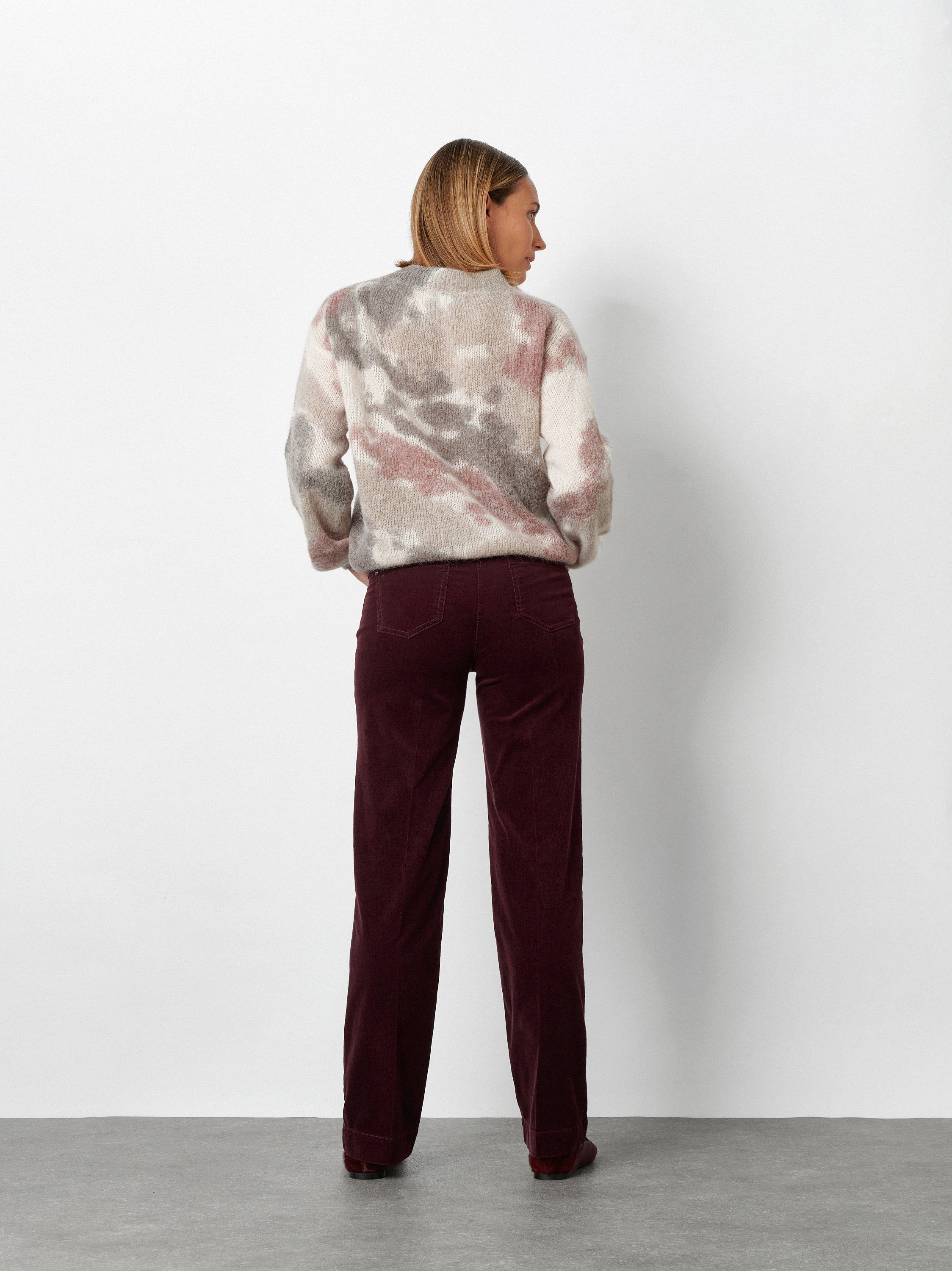 Womens trousers Jenny Wide in Berry, wide-leg corduroy trousers, back view worn by model