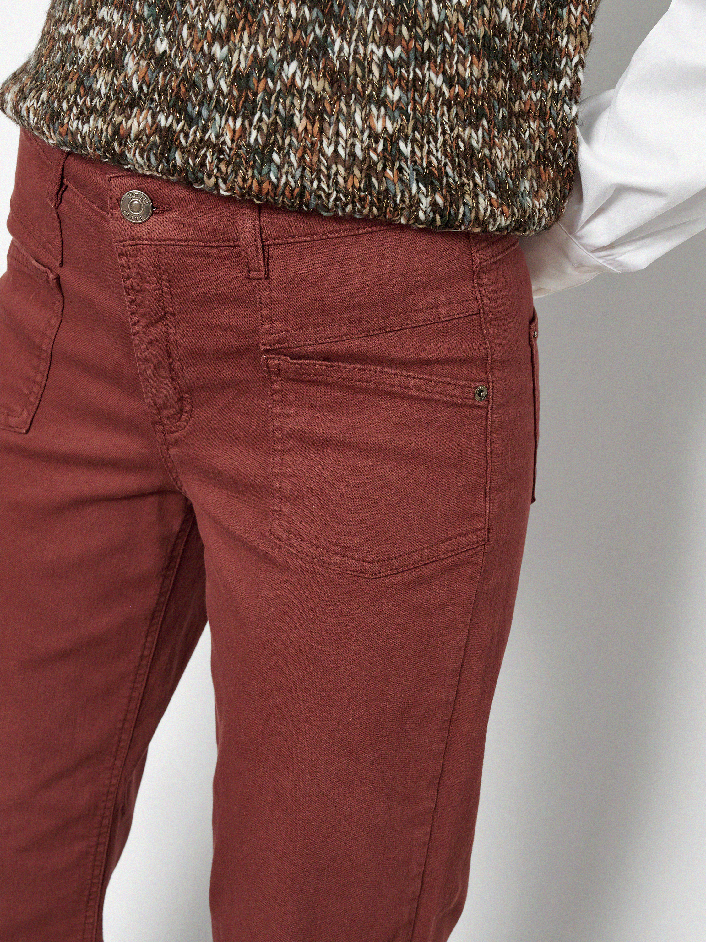 Damenjeans Liv Wide 7/8 in Rot, 7/8 Wide-Leg Jeans mit grafischen Fronttaschen, Detailansicht