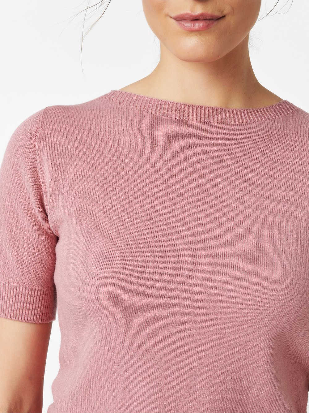 Sweater Greta rose detail view Sweater Greta rose detail view