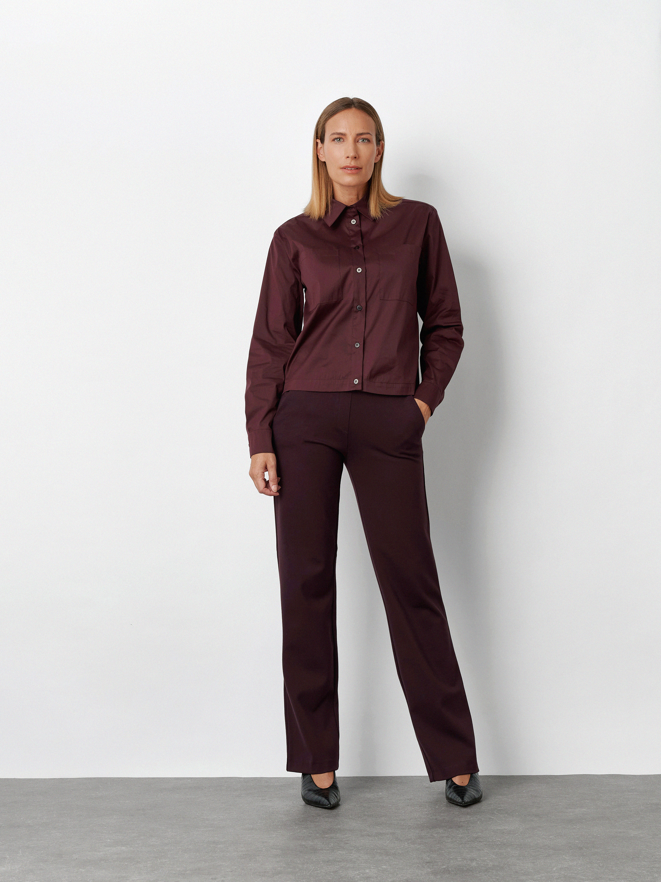 Womens trousers Jenny Wide in Bordeaux, wide-leg jersey trousers, front view worn by model