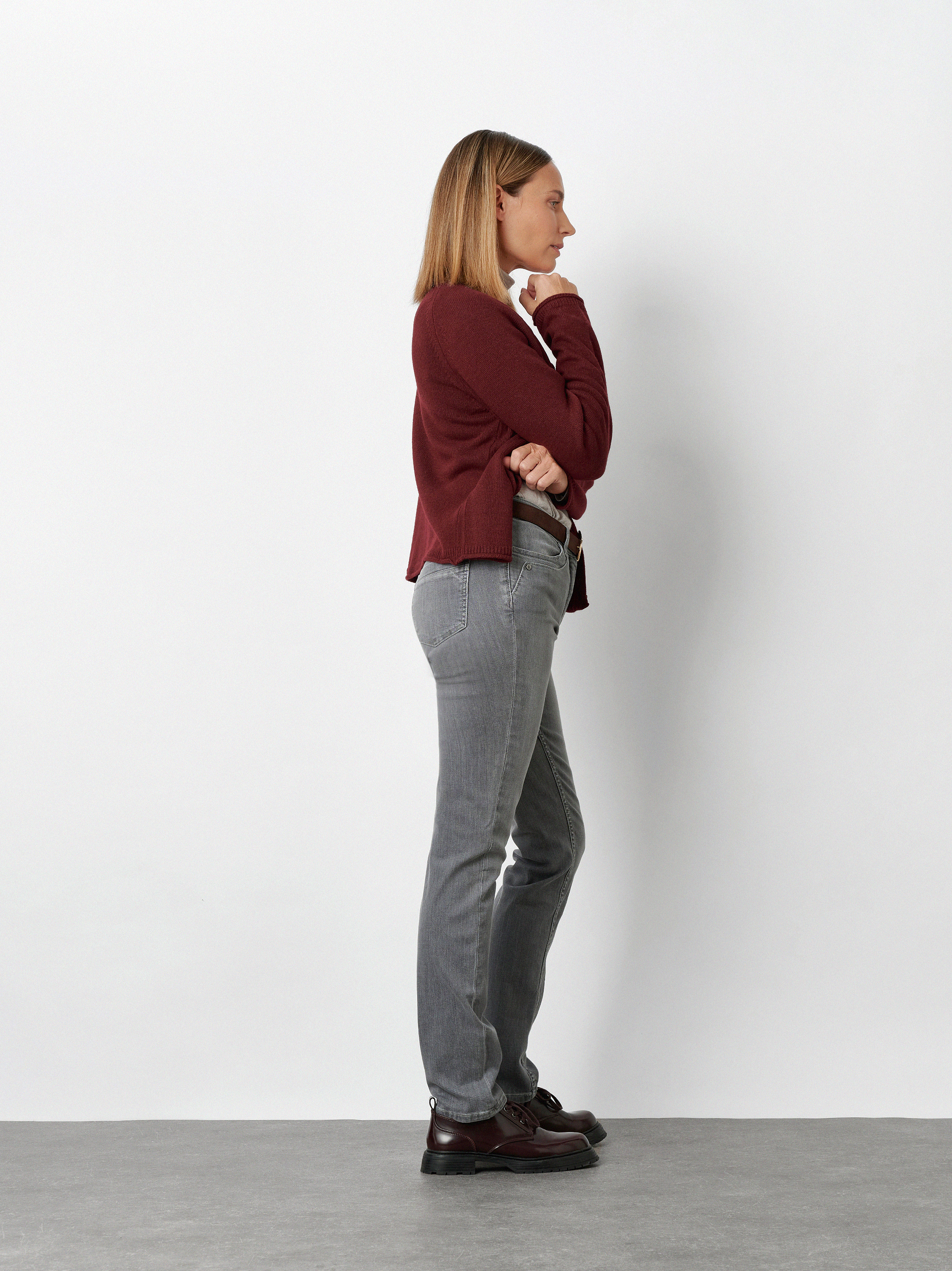 Damenjeans Be Loved in Grau, slim-Fit Jeans mit hohem Bund, Frontansicht am Model getragen