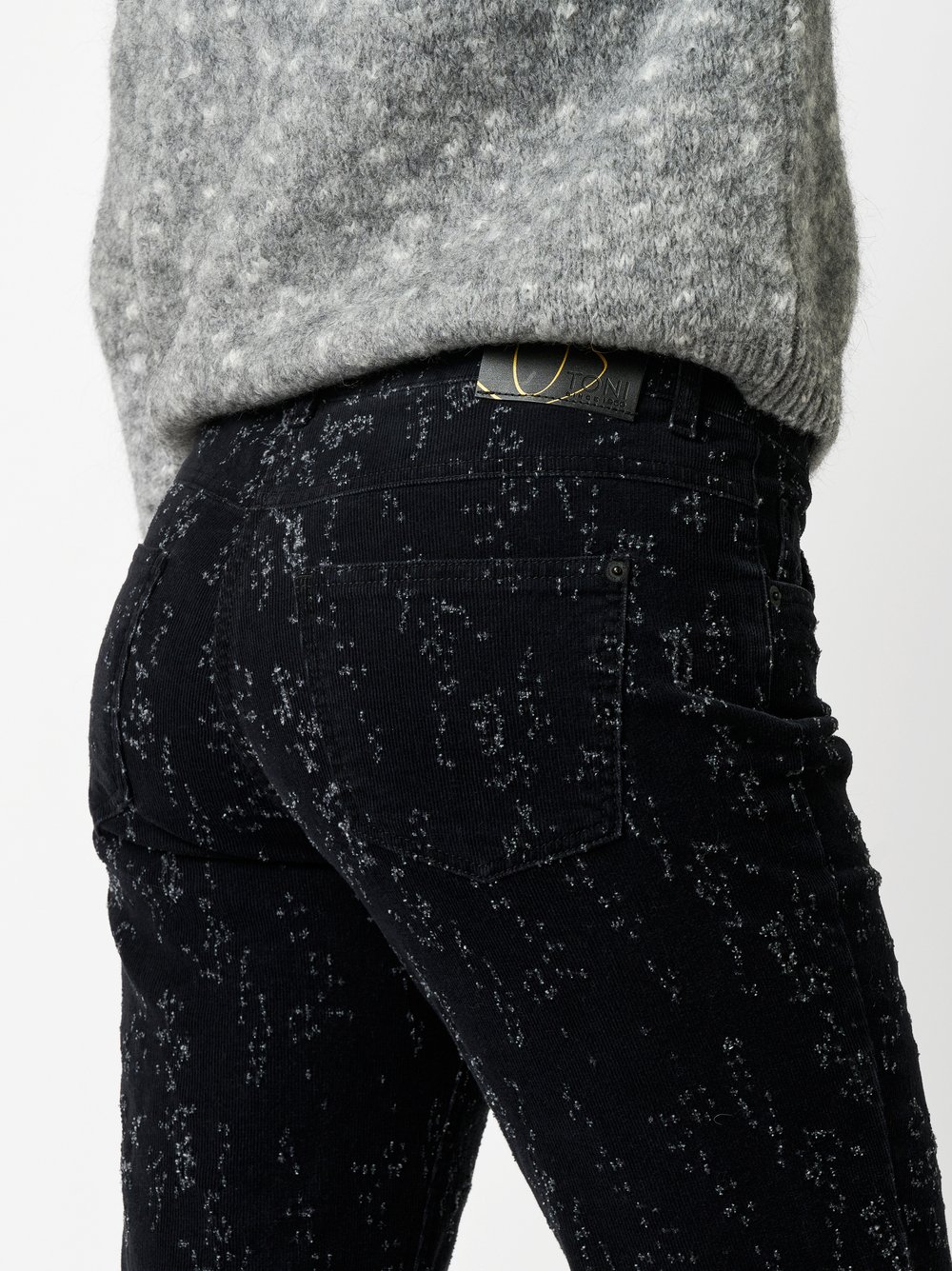 Hose Ella black Detailansicht Hose Ella black Detailansicht