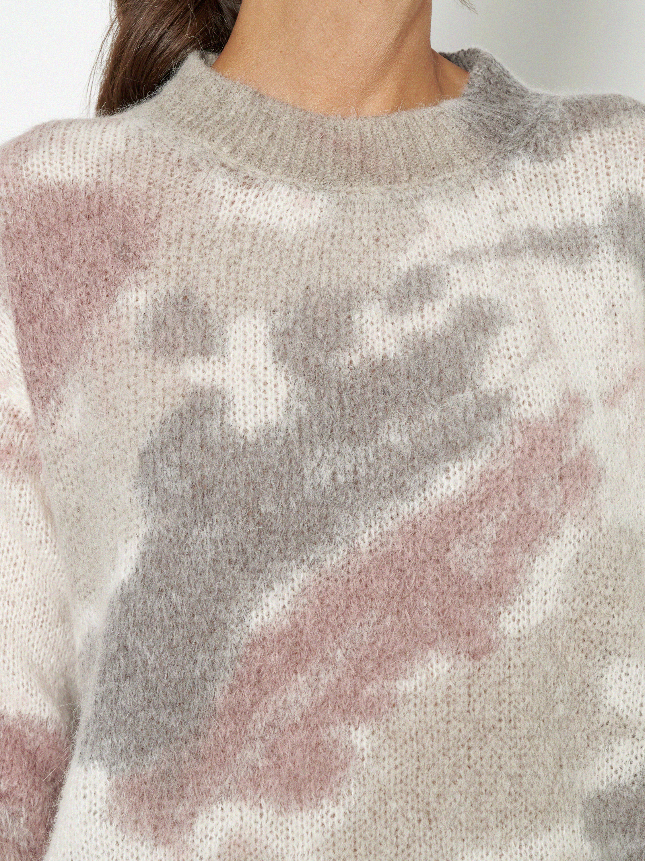 Damenpullover Golda in Dunkelbraun, Strickpullover mit Farbverlauf, Detailansicht