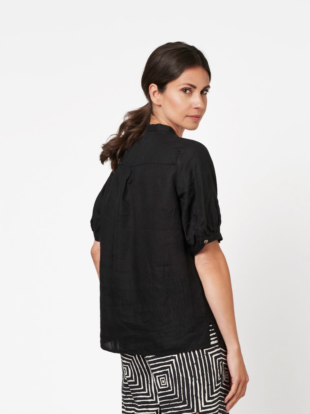 Bluse Alis black Rueckansicht Bluse Alis black Rueckansicht