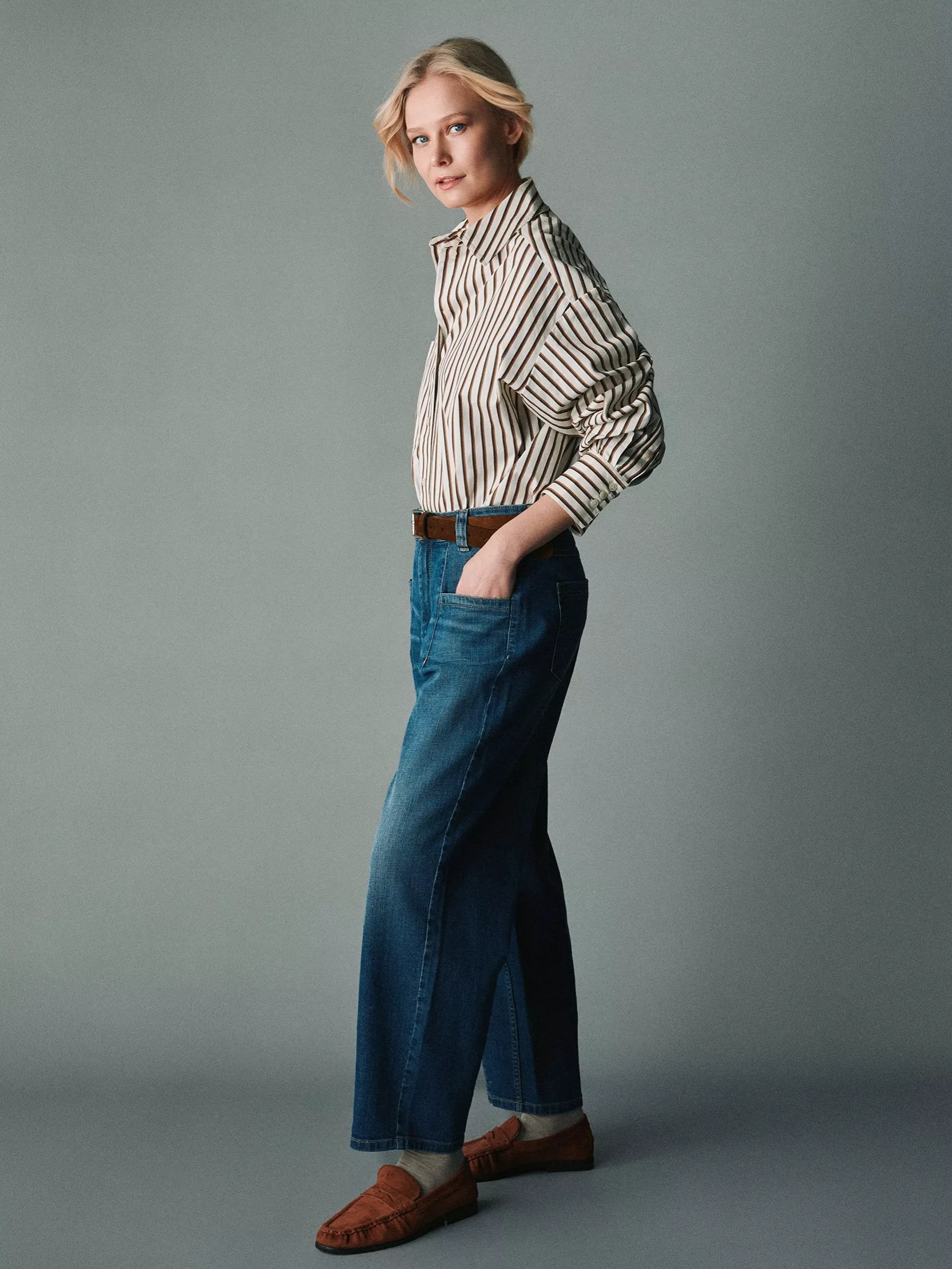 Die Silhouette, über die gerade alle sprechen: Barrel-Fit.

Wie steht ihr zum neuen Denim-Trend?
 
#TONIFashion #simplythebest