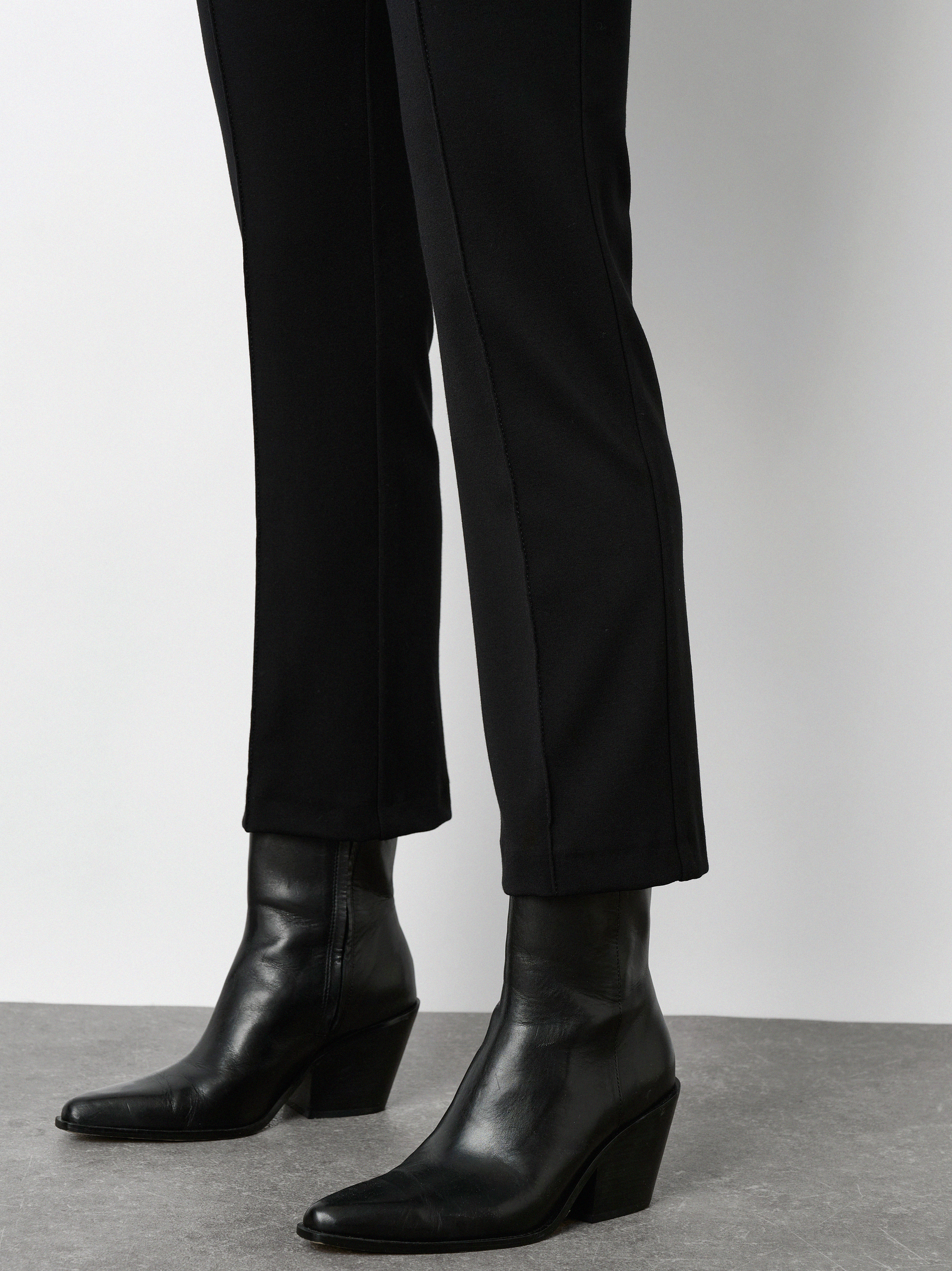 Womens trousers Jenny in Black, 7/8 flared jersey trousers, second detail view