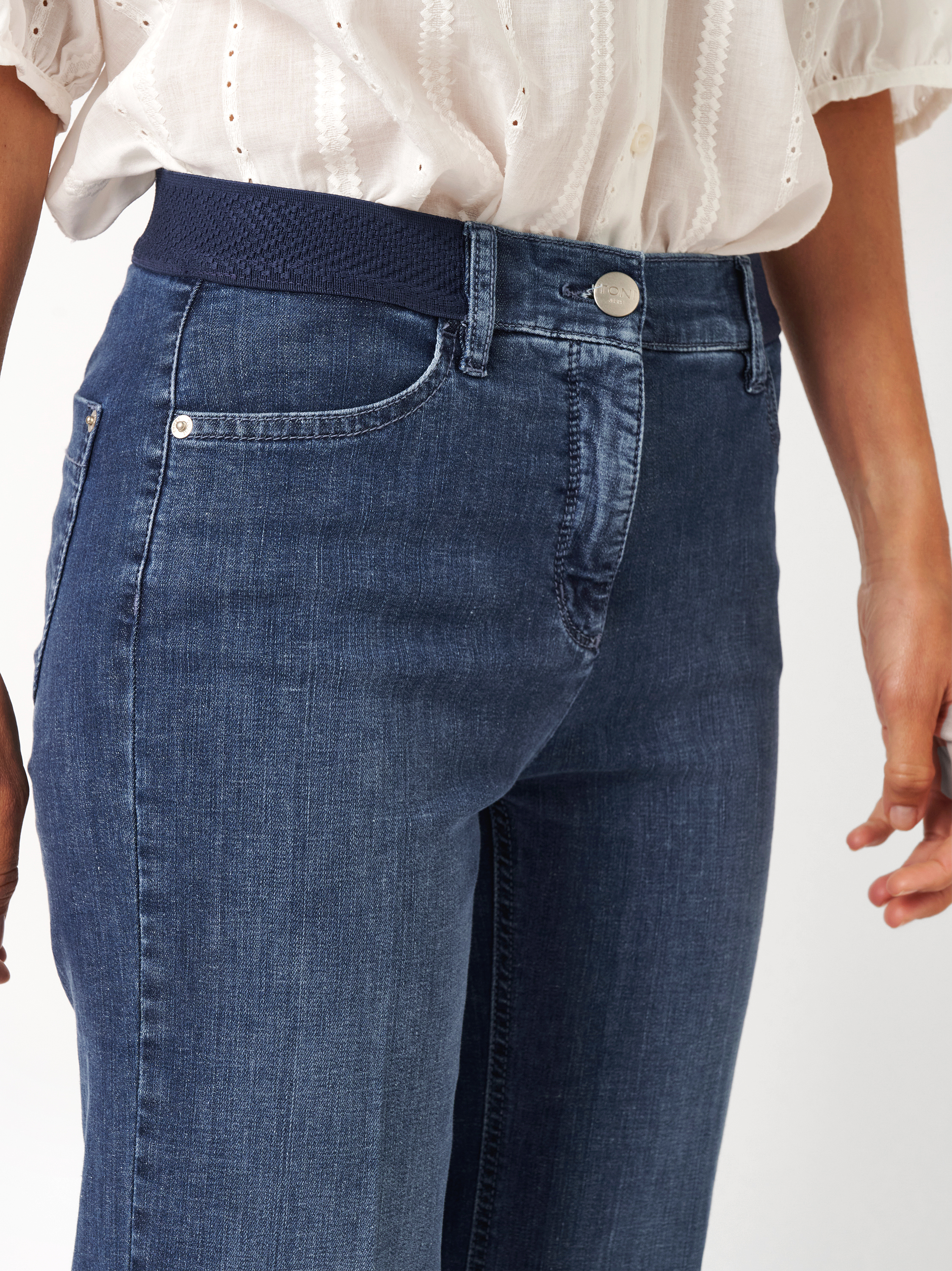 Damenjeans Jenny 7/8 in mid blue, wide-Leg Jeans mit sportivem Gummibund, Detailansicht
