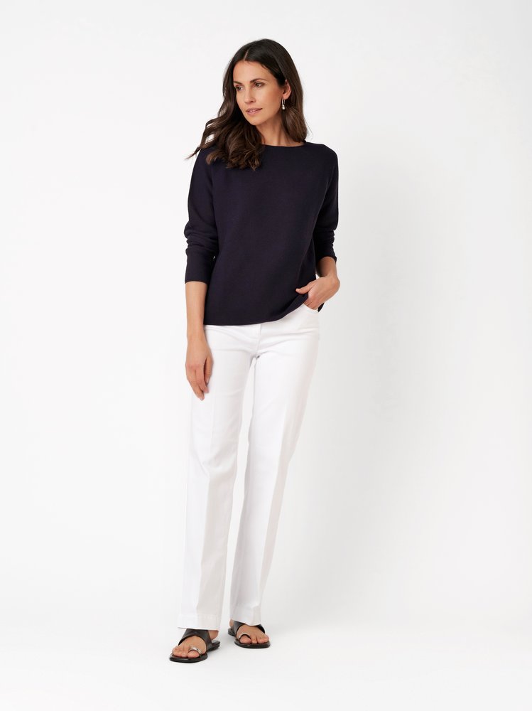 Damenpullover Summer Cosy in dark blue, luftiger Sommerpullover, Outfitansicht am Model