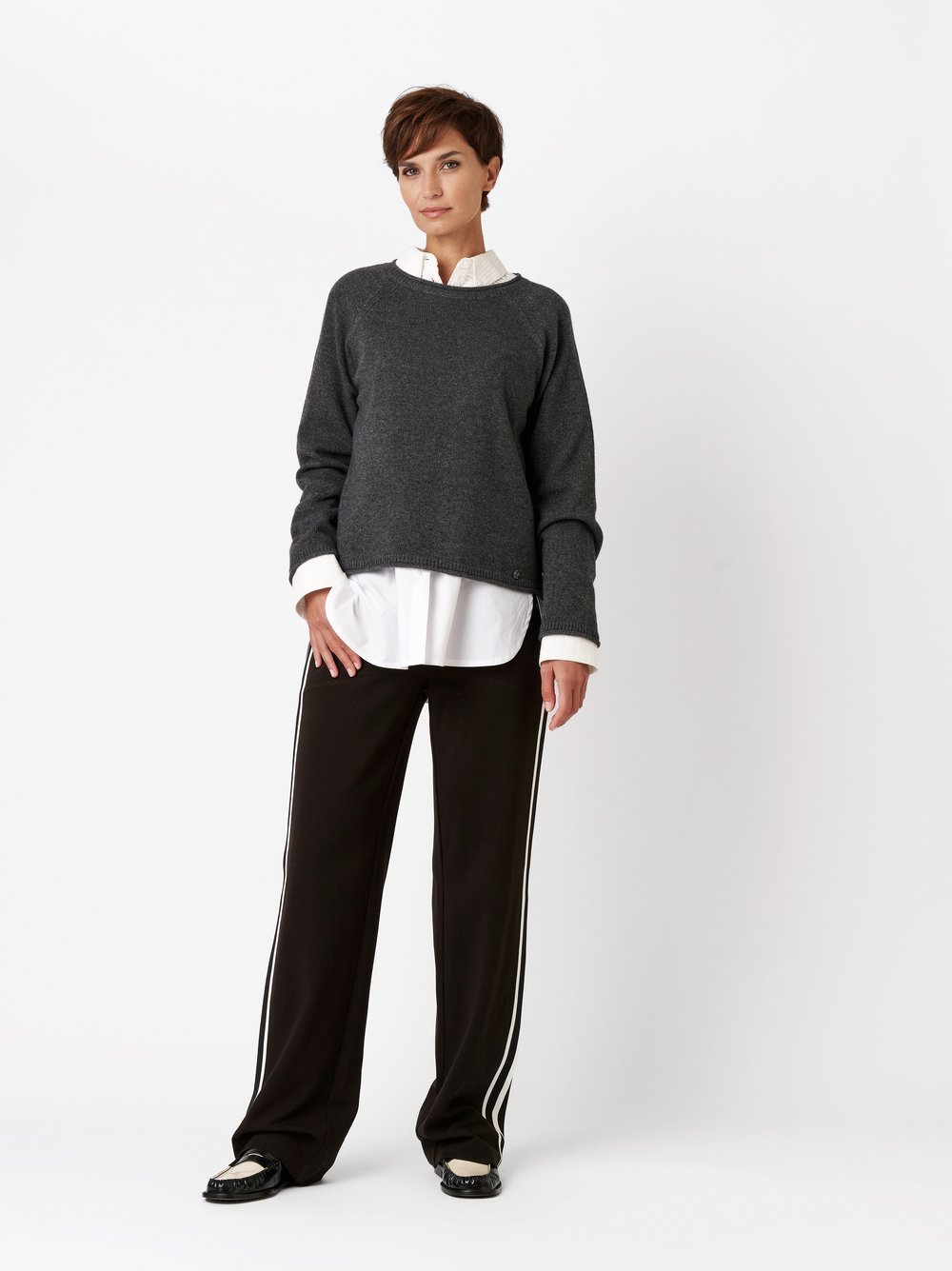 Sweater Gaia grey outfit view Sweater Gaia grey outfit view