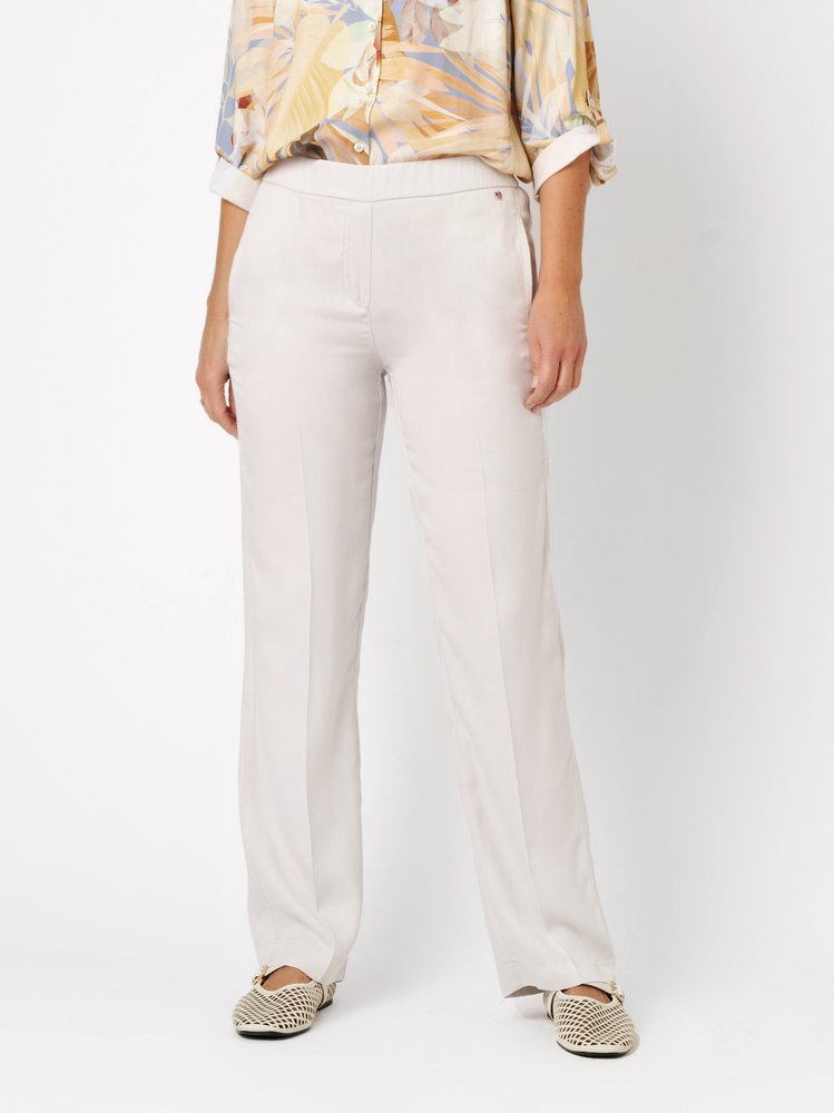 Womens trousers Scarlet Wide in light grey, figure-skimming pleated trousers, front view worn by model