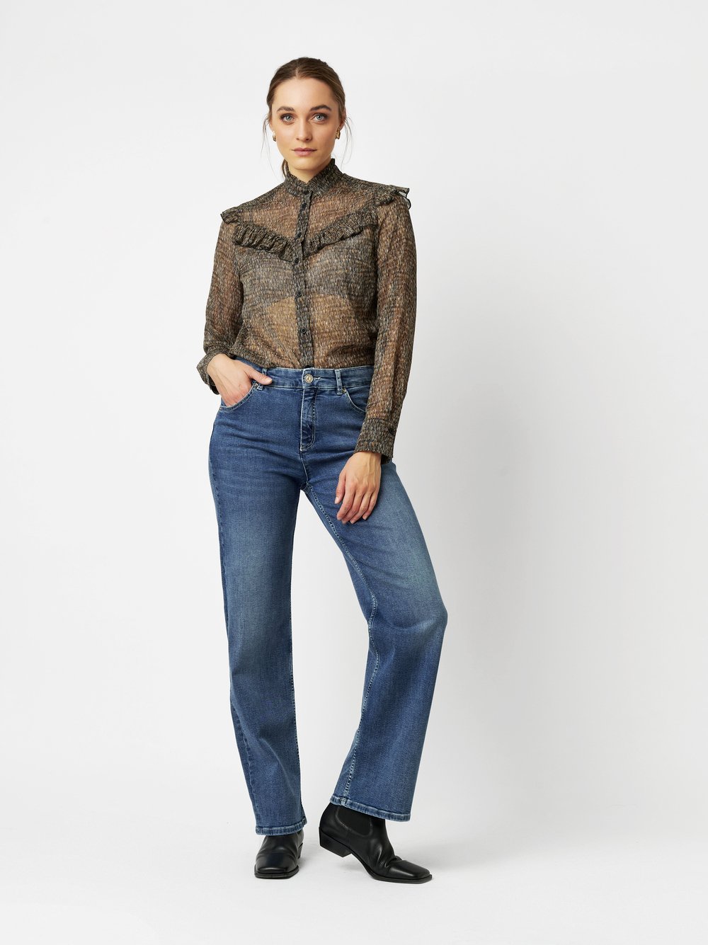 Bluse Cleo beige/brown Outfitansicht Bluse Cleo beige/brown Outfitansicht