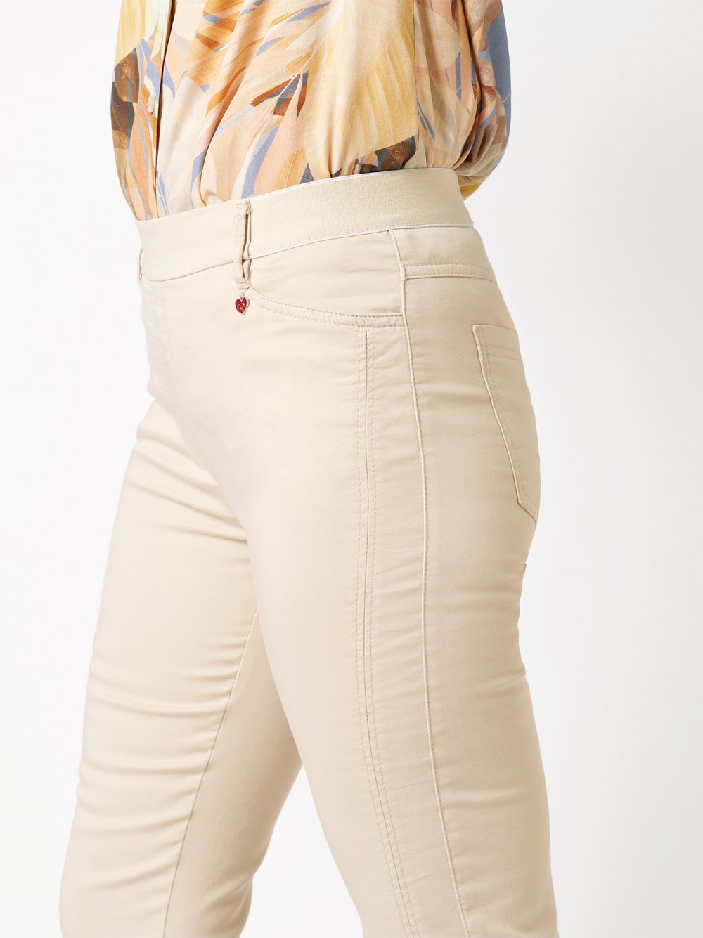 Damenhose Alice Slim 7/8 in light beige, 7/8-Hose mit sportivem Gummibund, Detailansicht