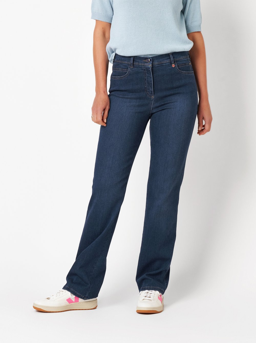 Damenjeans Meine beste Freundin Slim in blue, straight-Fit Jeans, Frontansicht am Model getragen