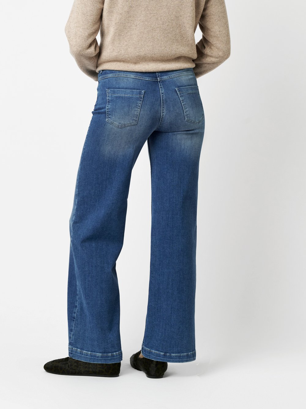 Jeans Ella mid blue rear view