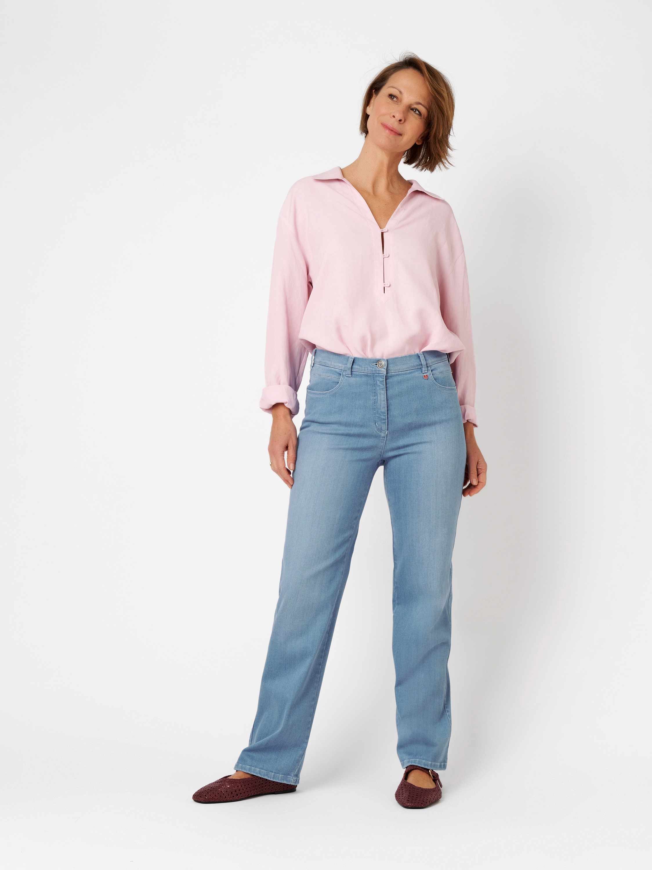 Womens jeans Meine beste Freundin Slim in mid blue, straight-fit jeans, outfit view worn by model