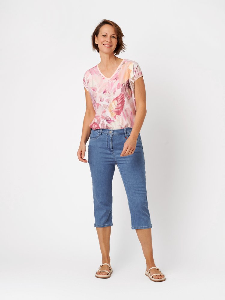 Womens jeans Meine beste Freundin Capri in light blue, summery capri jeans, outfit view worn by model