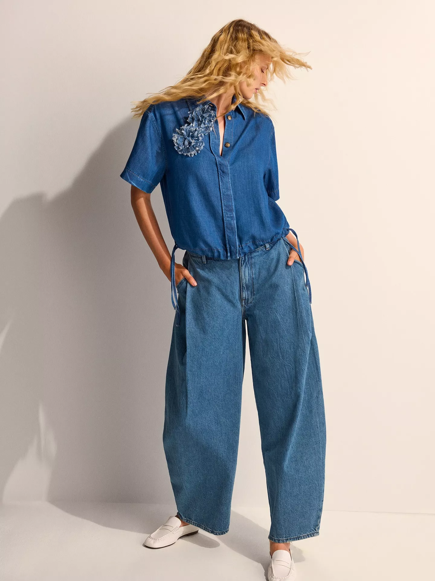 Ein Look in Bewegung. 
Hallo, Mai. 

#TONIFashion