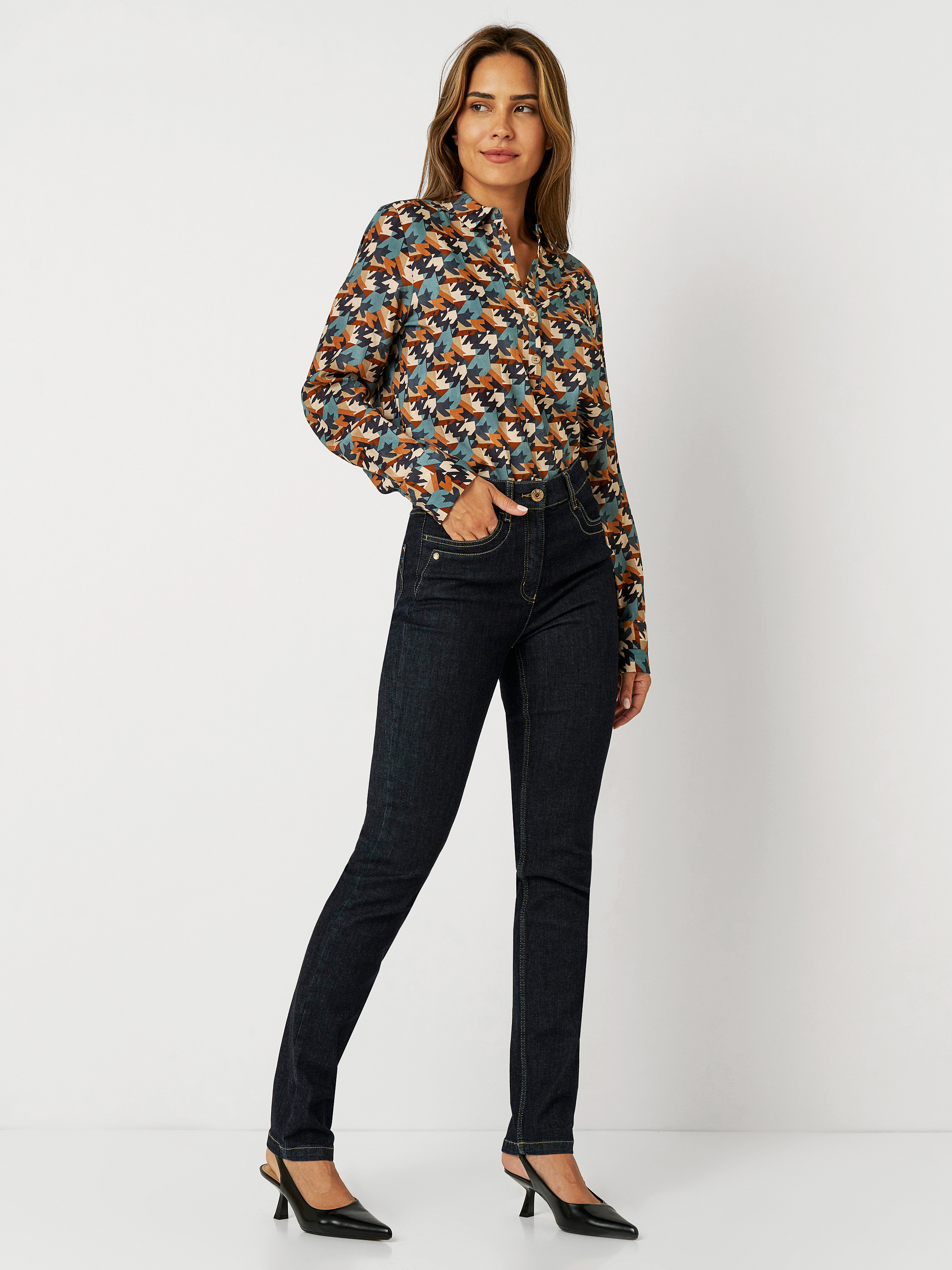 Jeans be loved rinsed blue Outfitansicht Jeans be loved rinsed blue Outfitansicht