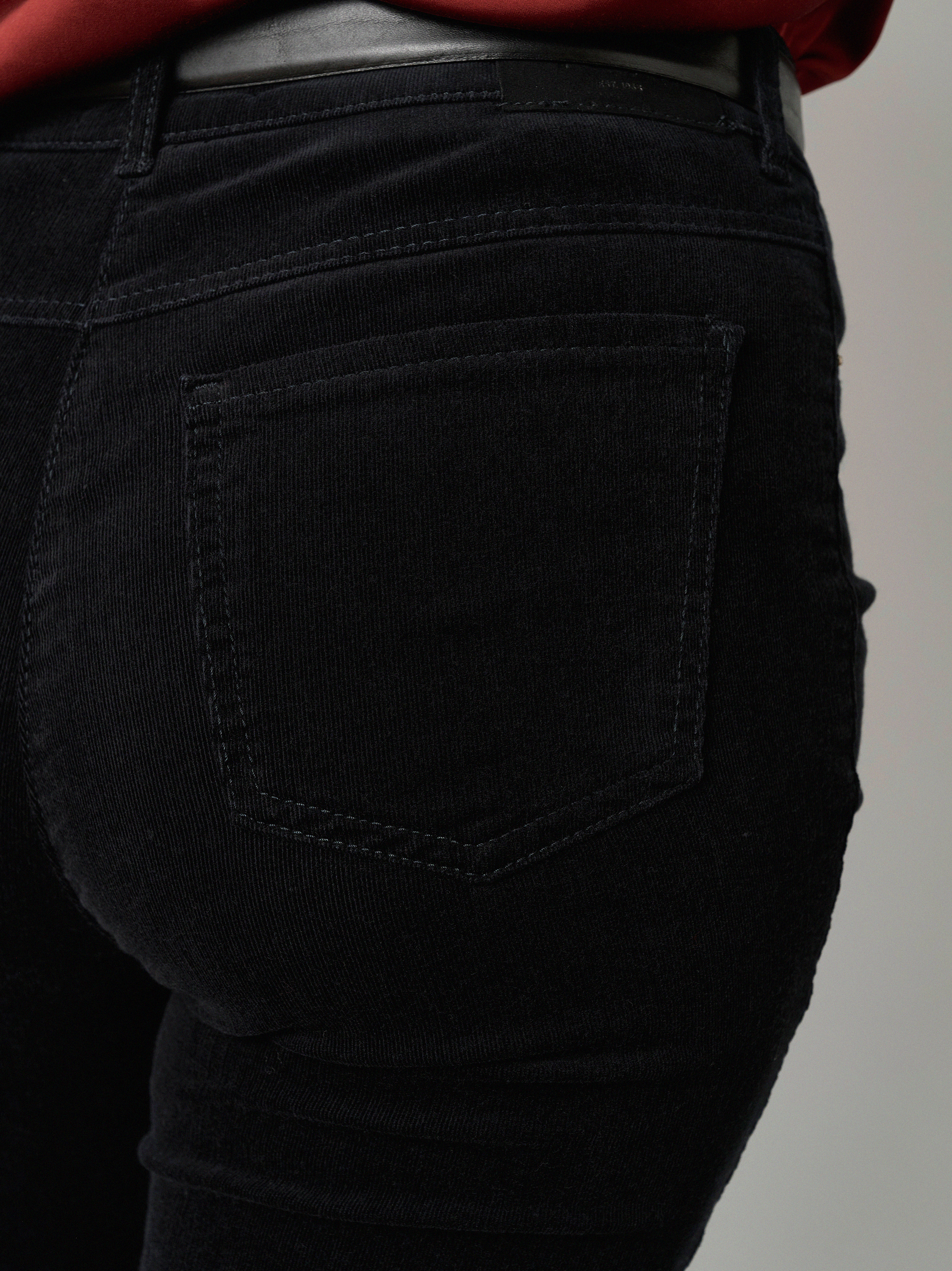 Womens trousers Be Loved in Black, high-waist corduroy trousers, second detail view