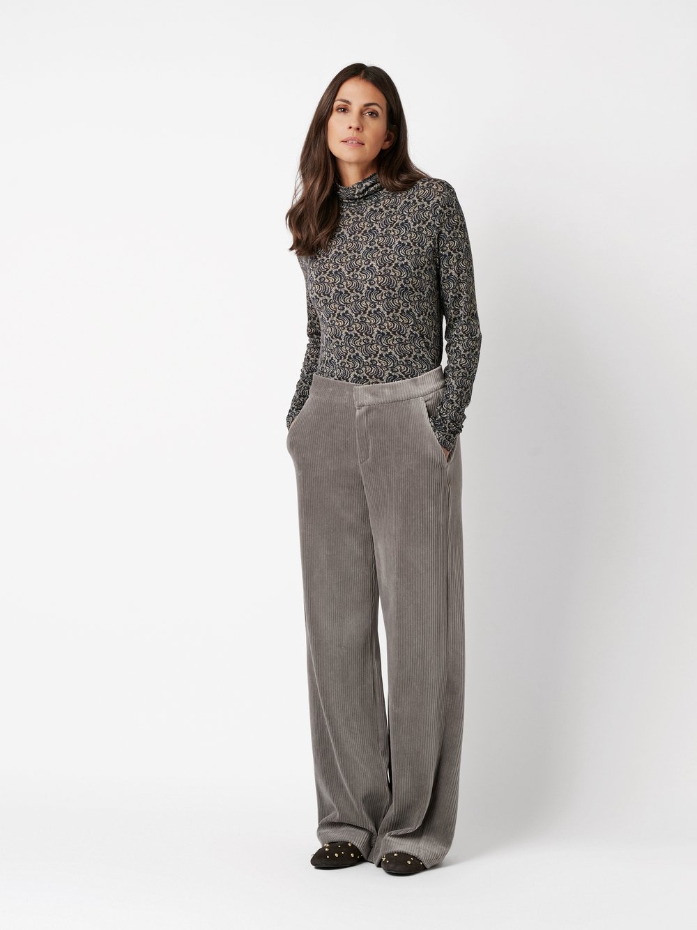 Hose Ella grey Outfitansicht