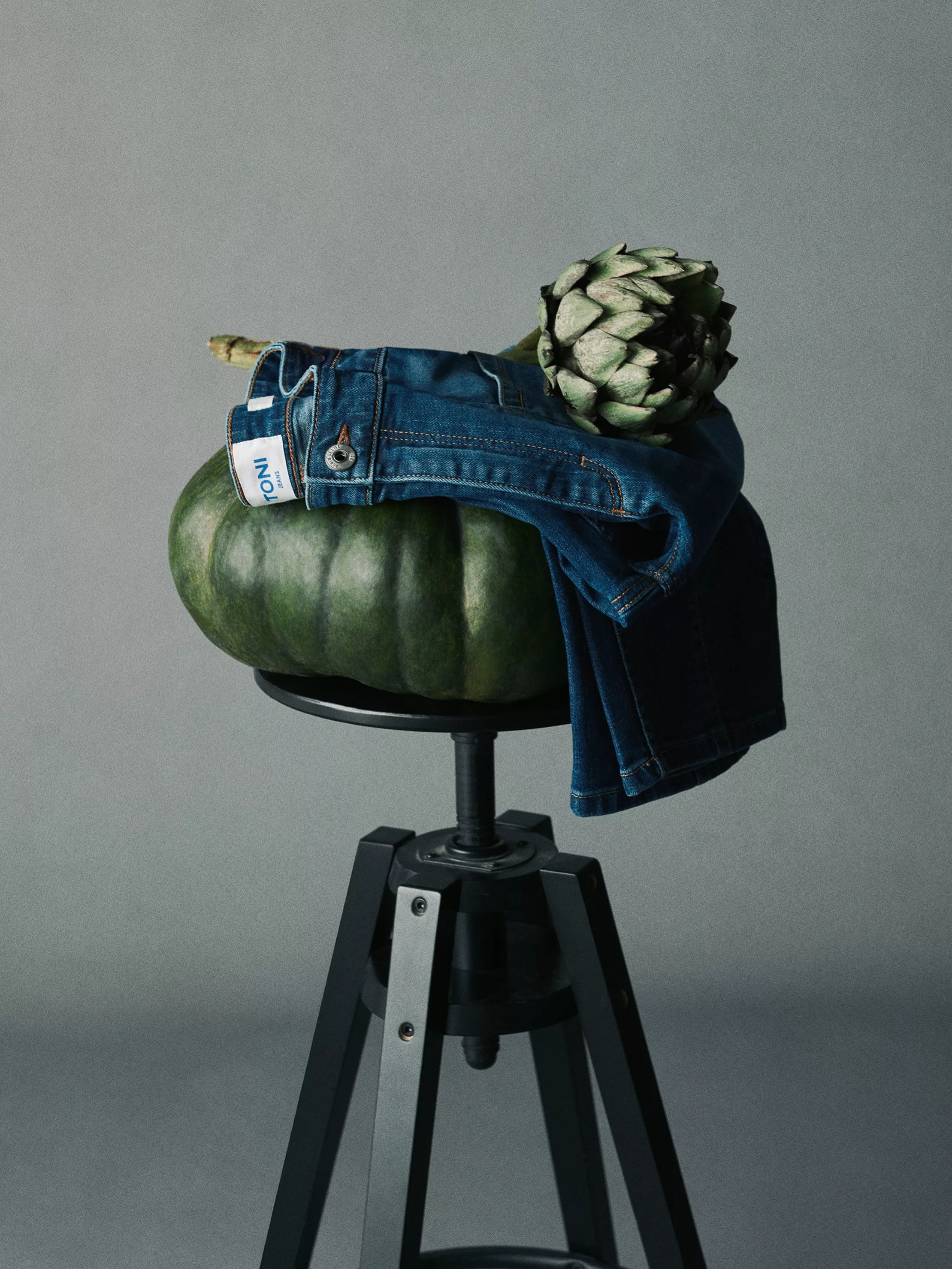 Schon die neuen Denims entdeckt? Lässige Silhouetten und neue Waschungen machen richtig Lust auf Herbst. 🍂

#TONIFashion #simplythebest