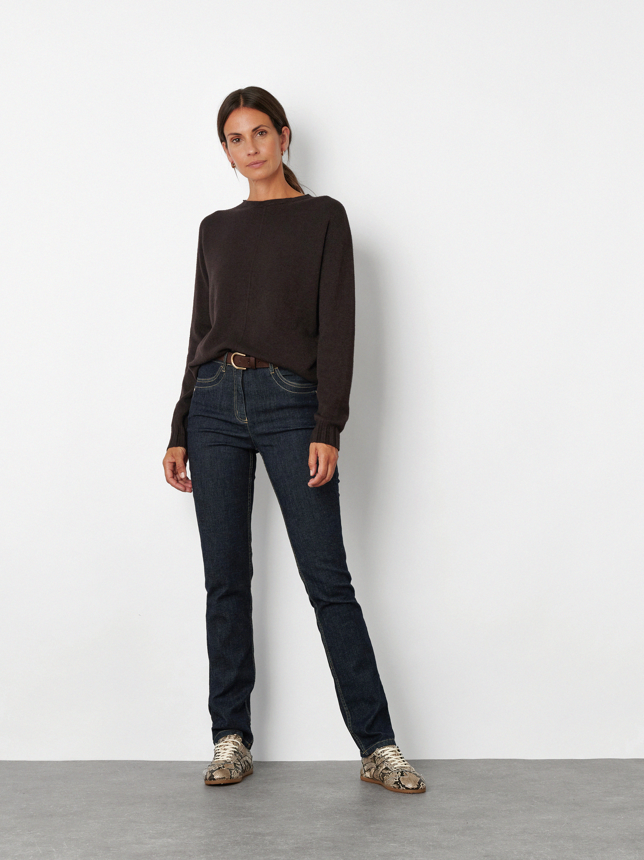 Damenjeans Be Loved in dark blue, High Waist Jeans, Frontansicht am Model getragen