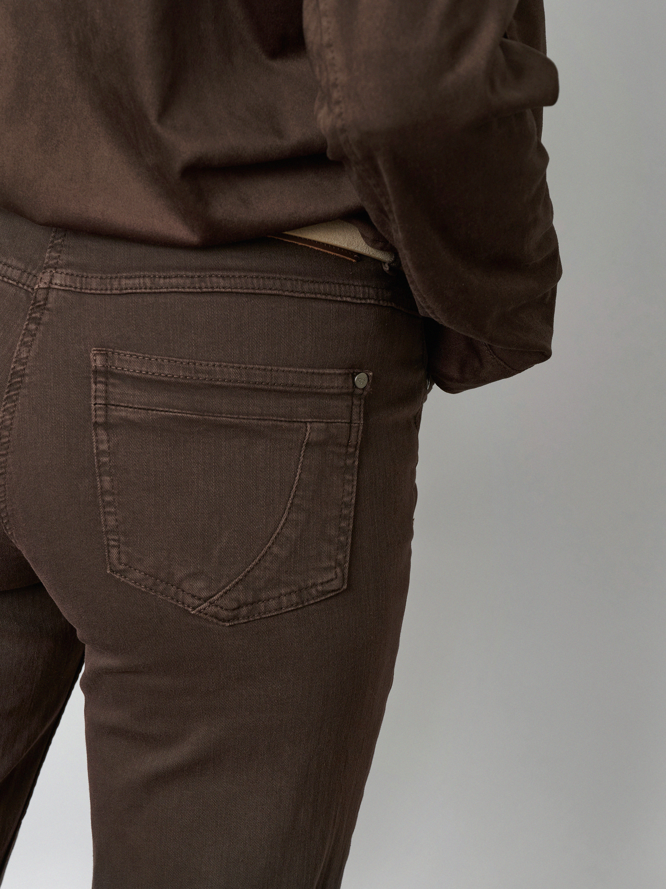 Womens jeans Honey in Dark Brown, casual stretch jeans, second detail view
