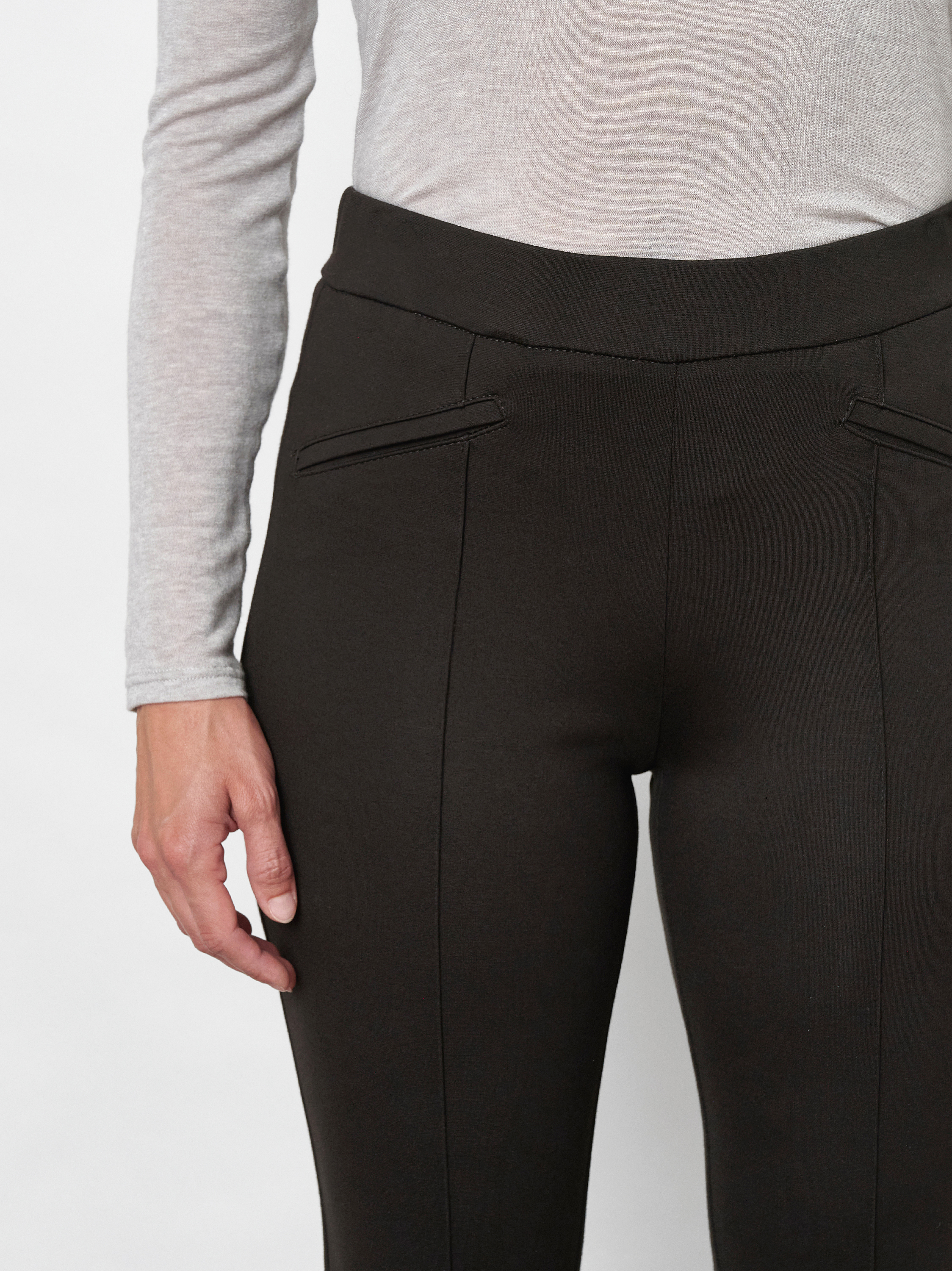 Damenhose Jenny 7/8 in Dunkelbraun, Leicht ausgestellte 7/8-Jerseyhose, Detailansicht