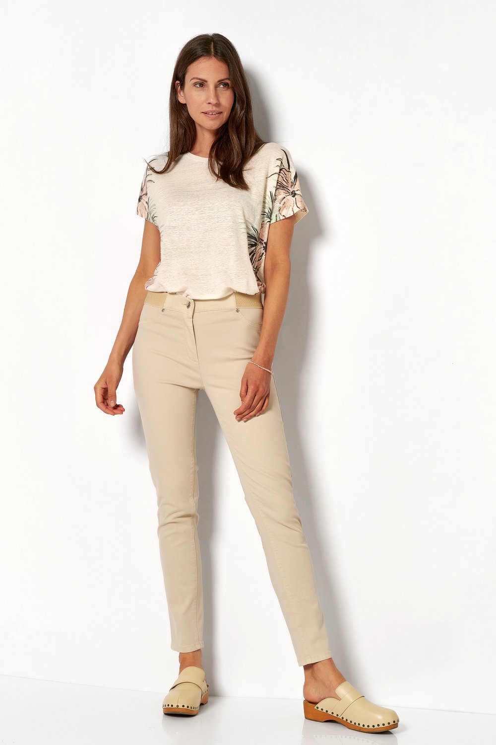 Slim fit jeans with an elastic | Style »Jenny« sand