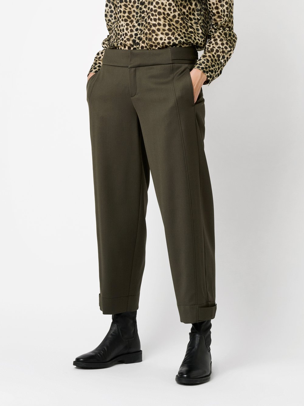 Hose Ella olive Vorderansicht Hose Ella olive Vorderansicht