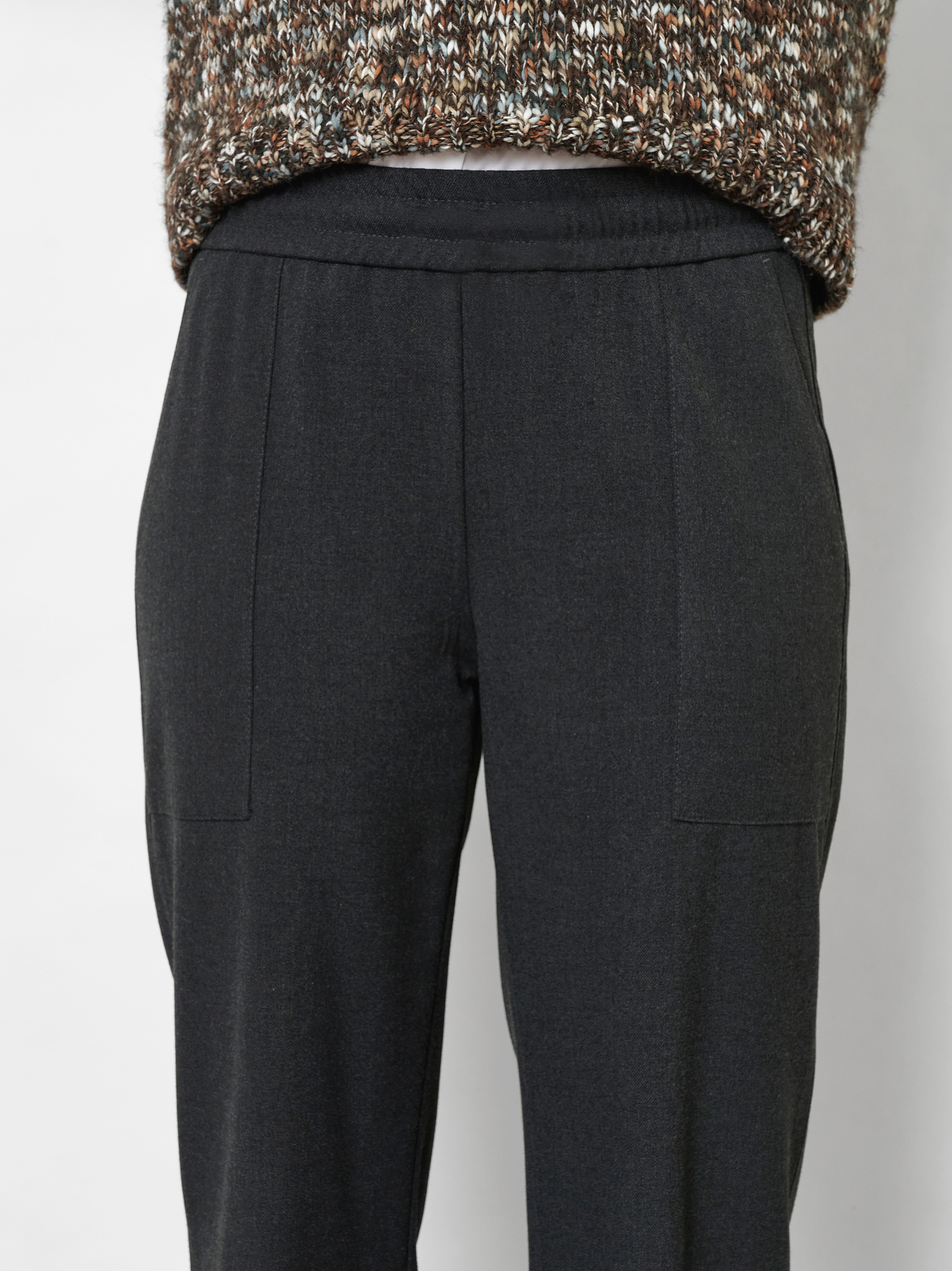 Damenhose Sue Jogpants in Anthrazit, Moderne Jogpants aus Gabardine, Detailansicht