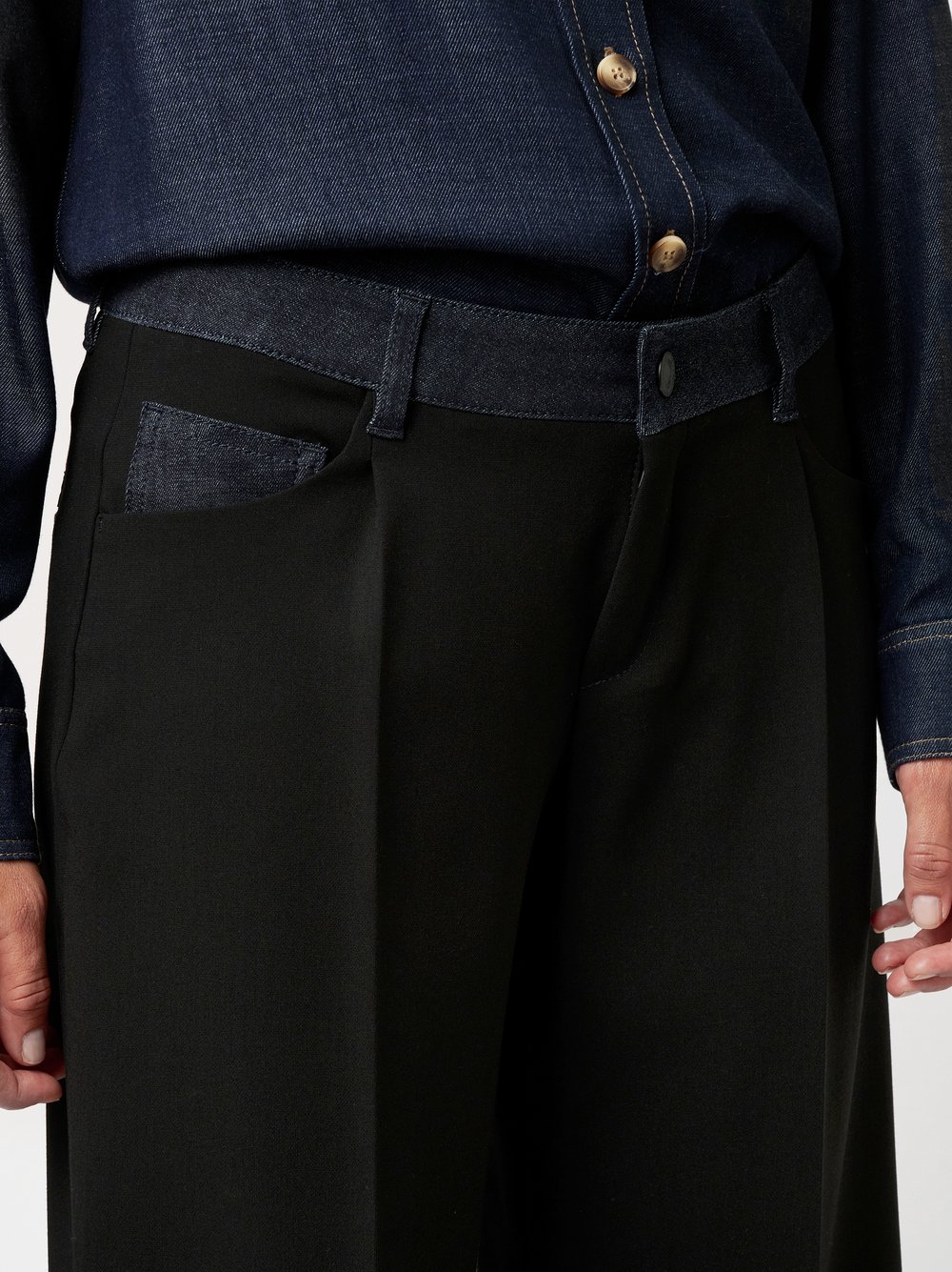 Hose Elli black Detailansicht Hose Elli black Detailansicht