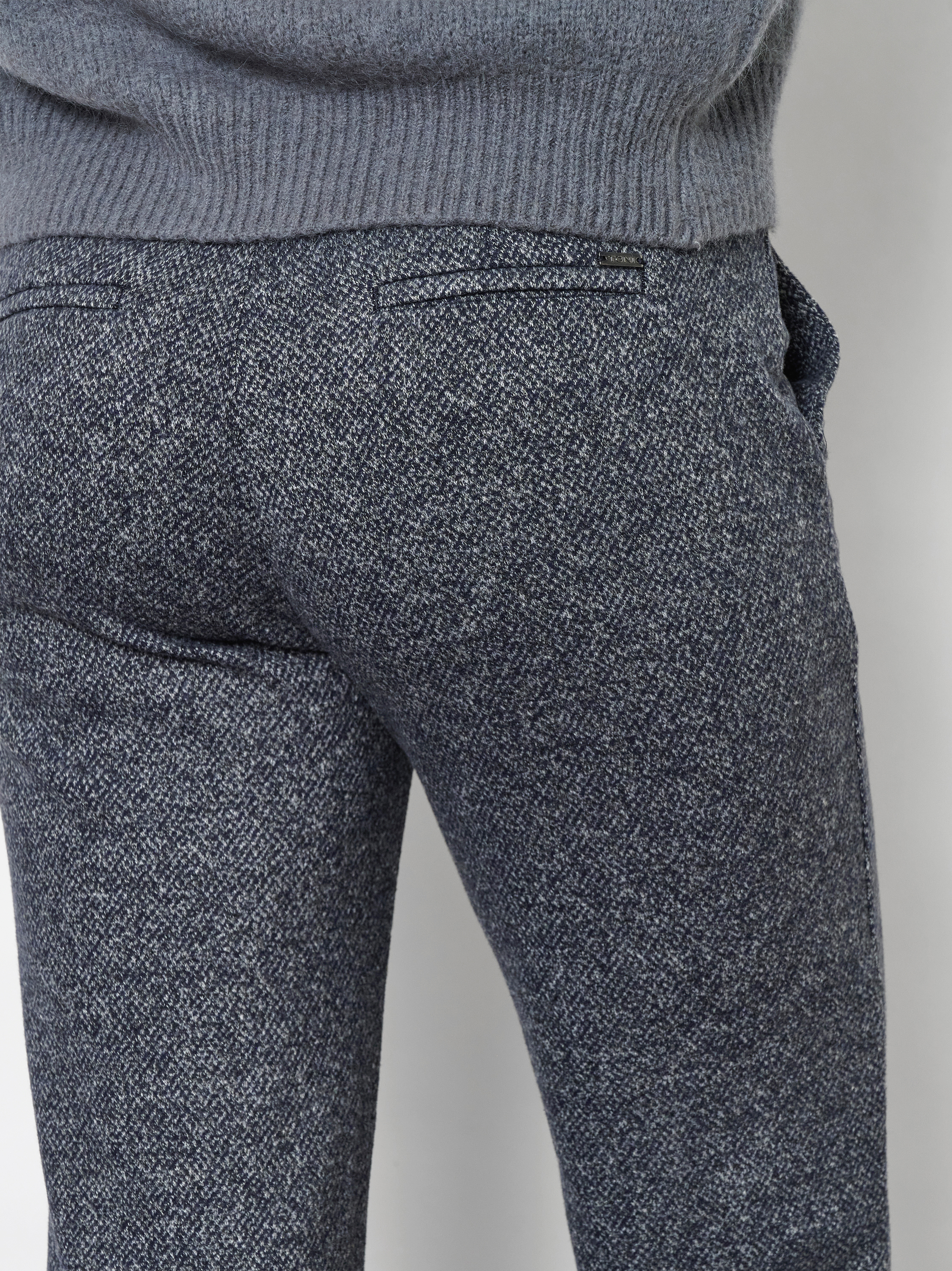 Damenhose Jenny Wide in Dark Blue, wide-Leg Hose in melierter Optik, Detailansicht