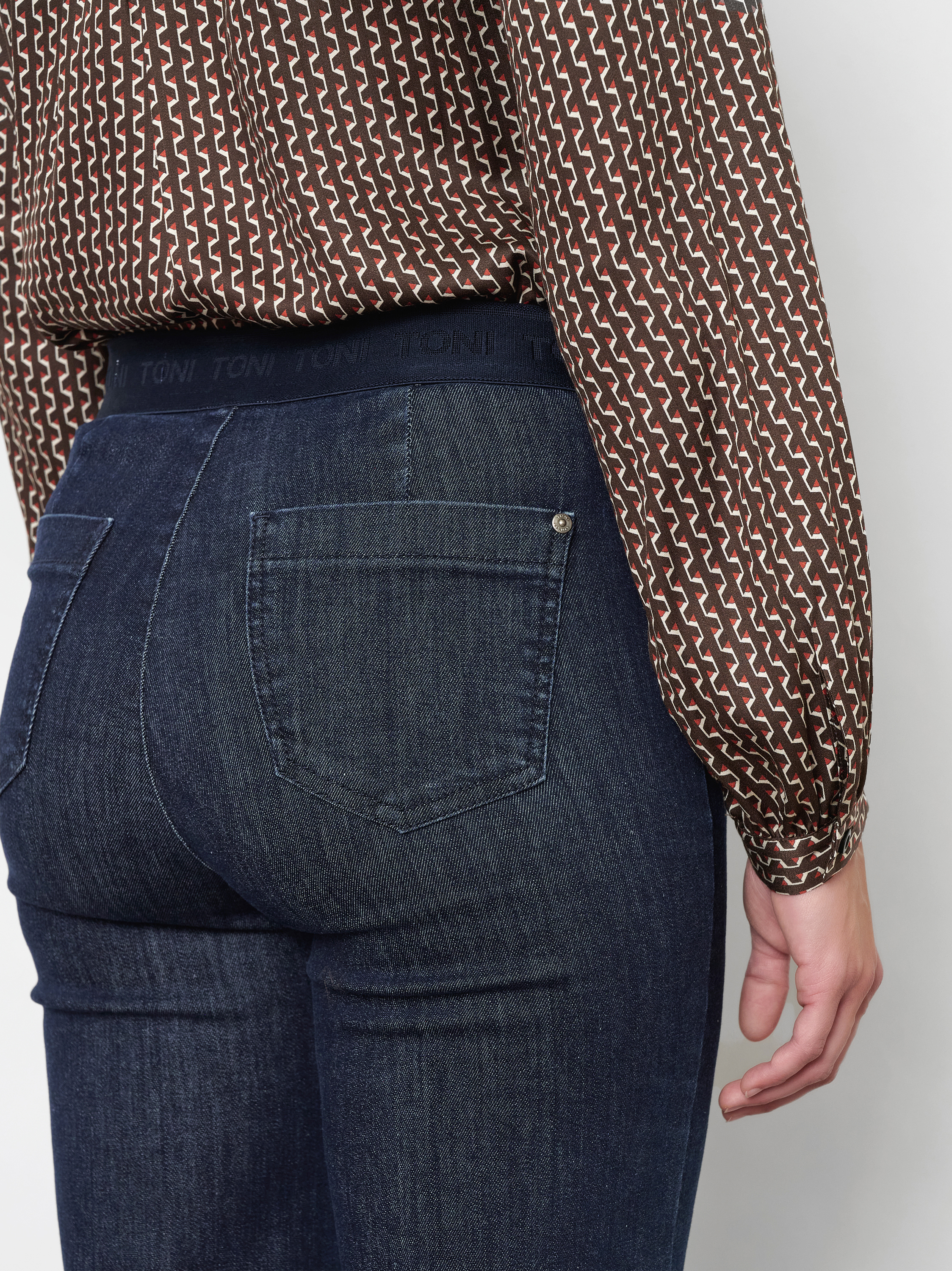 Damenhose Jenny Wide in Dark Blue, wide-Leg Jeans mit sportivem Bund, zweite Detailansicht