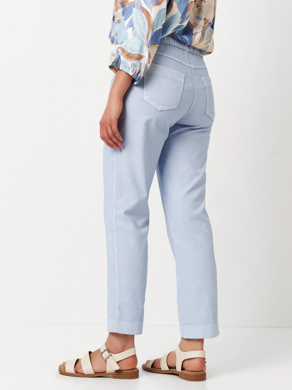 Hose Sue light blue Rueckansicht