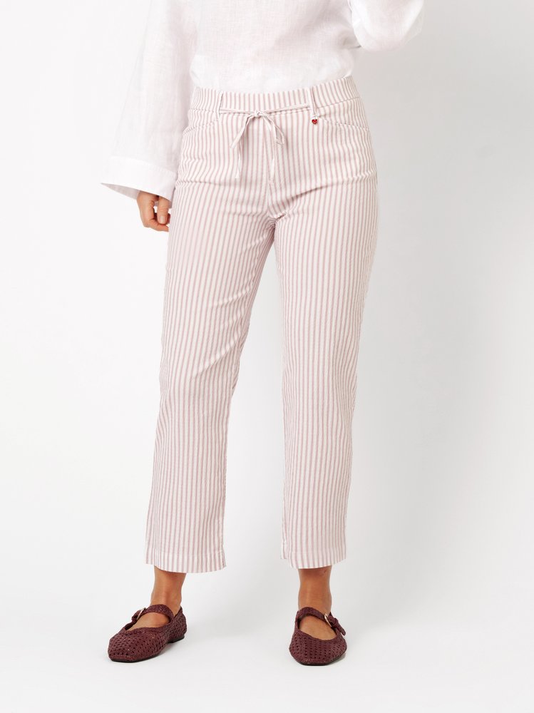 Womens trousers Scarlet Wide 3/4 in rose / white, relaxed 3/4-length trousers, front view worn by model