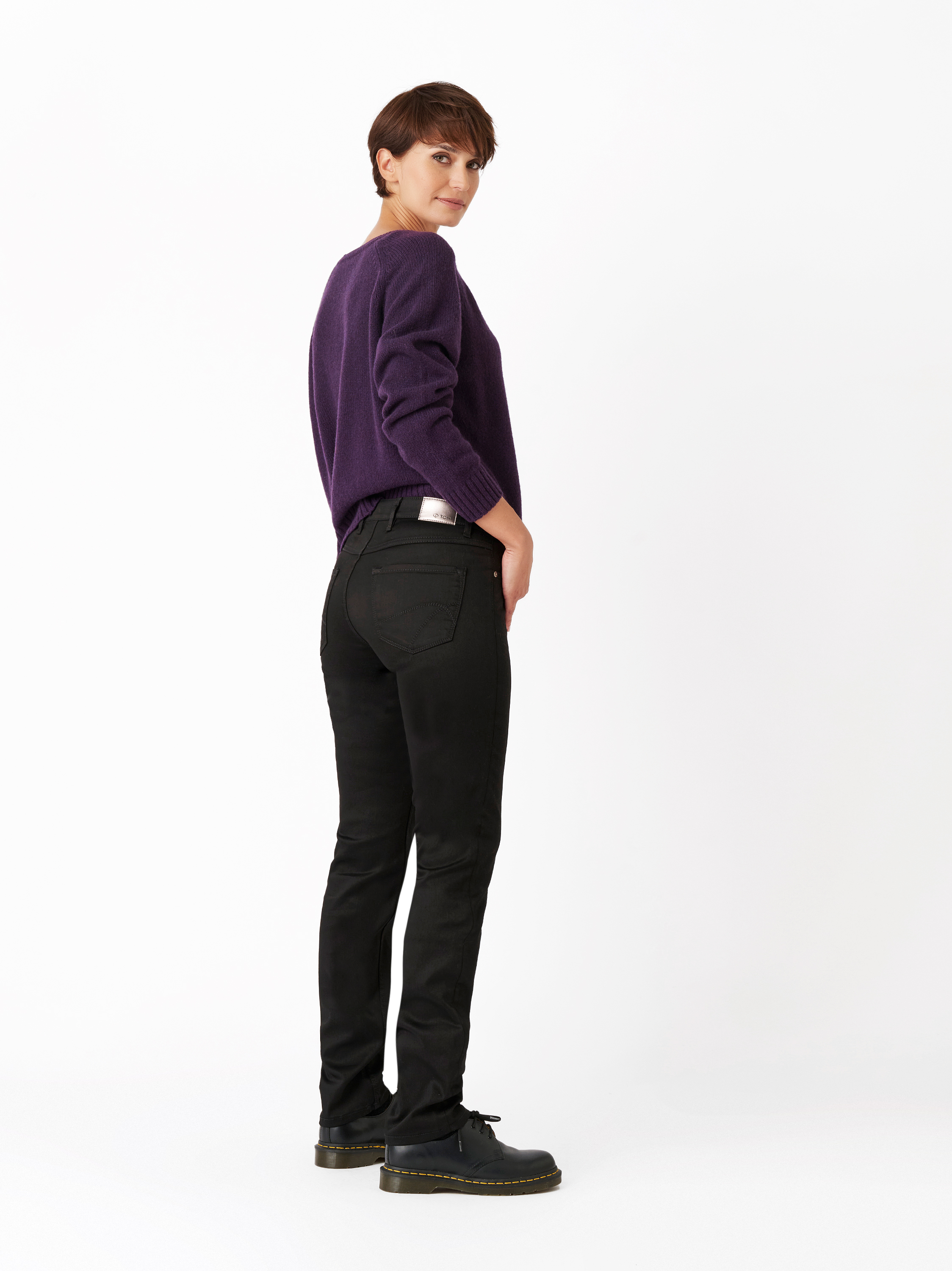 Jeans Perfect Shape black Outfitansicht Jeans Perfect Shape black Outfitansicht