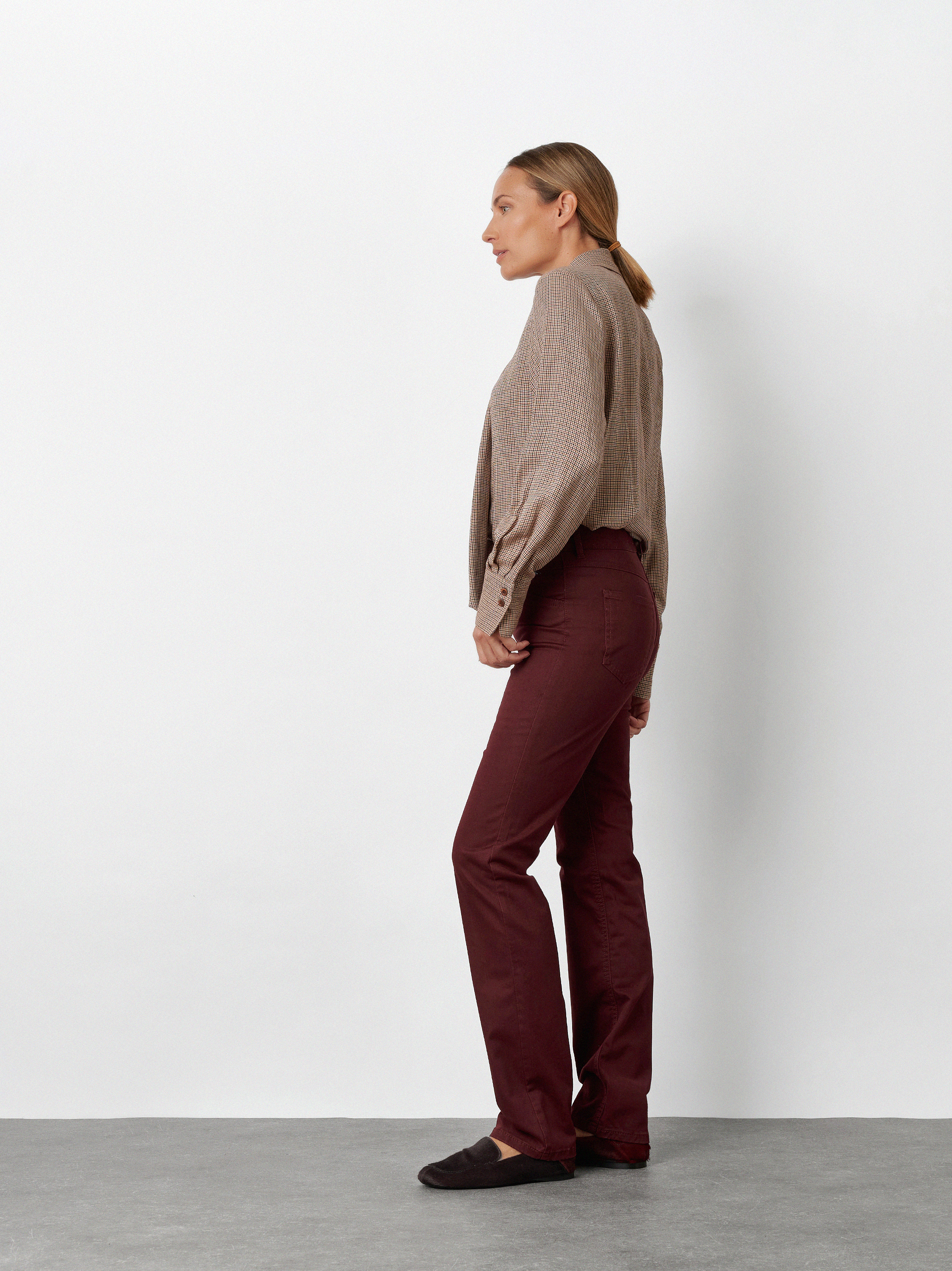 Womens trousers Be Loved in Bordeaux, regular-fit trousers with rhinestone detail, front view worn by model