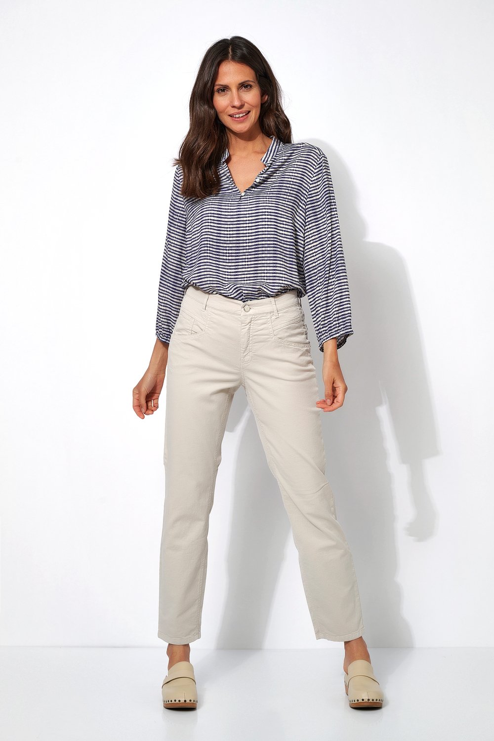 Light straight-fit pants | Style »Happy« sand