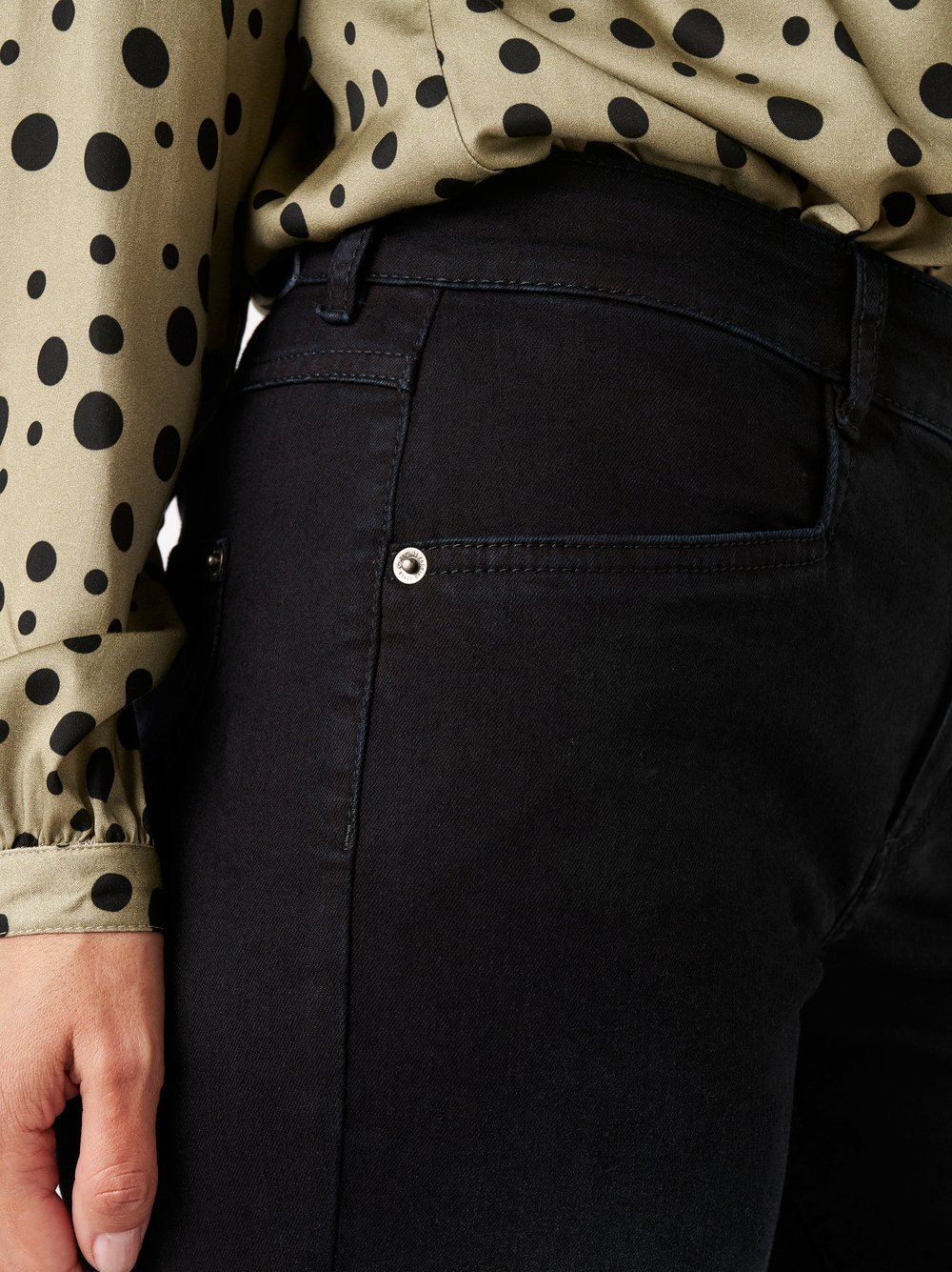Jeans Liv dark blue detail view