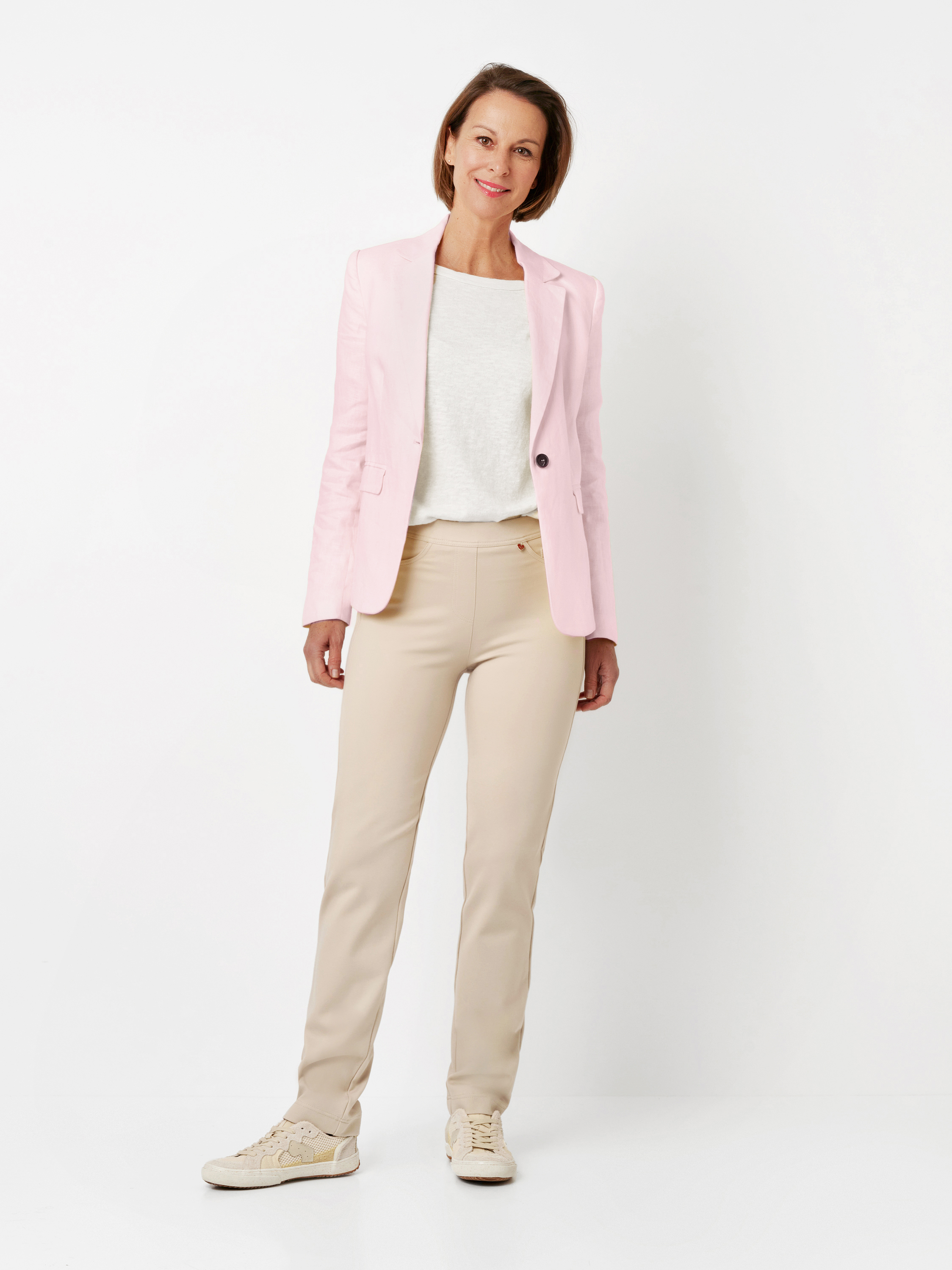 Womens trousers Alice Slim in beige, pull-on jersey trousers, outfit view worn by model