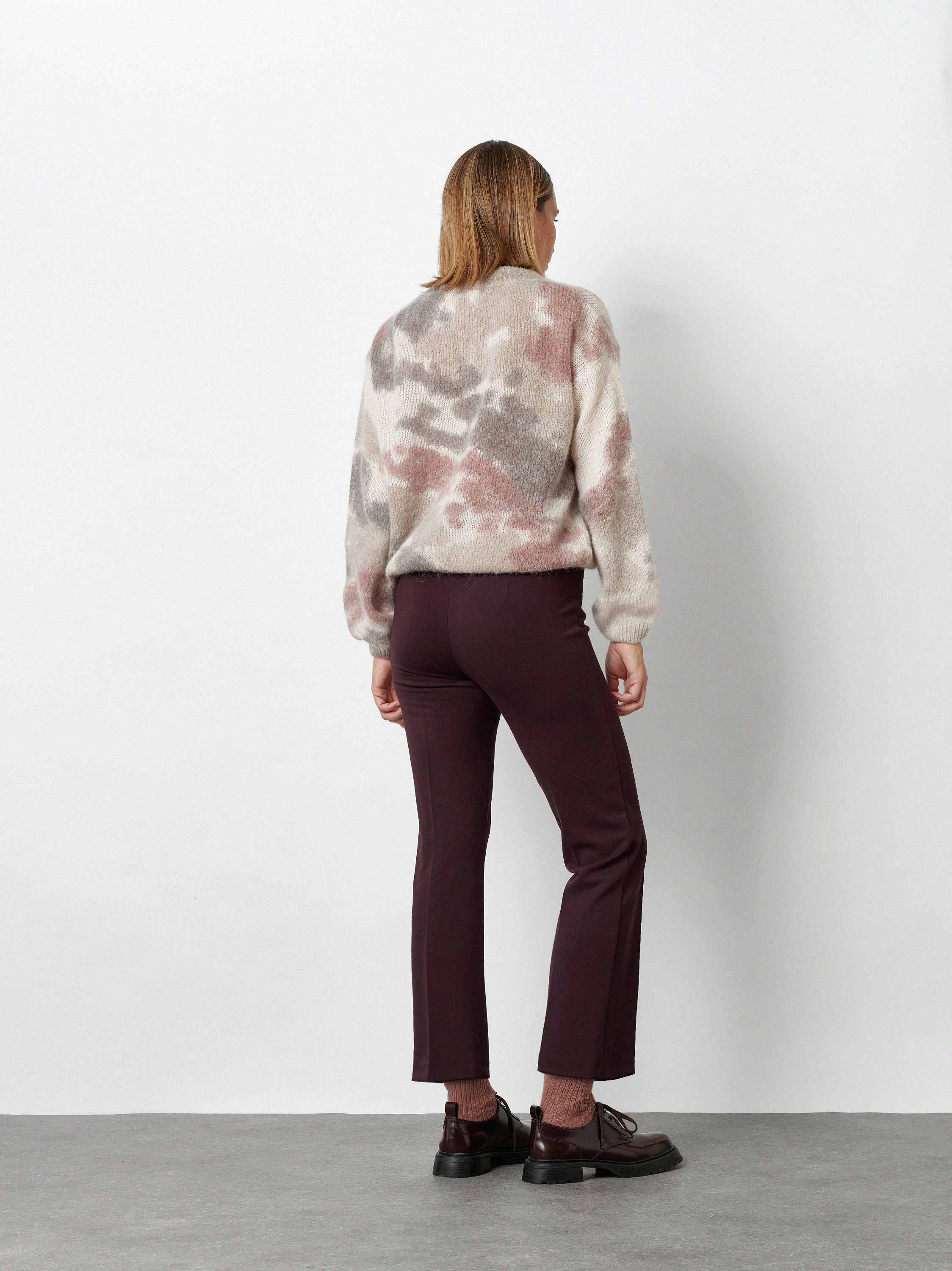 Womens trousers Jenny in Bordeaux, 7/8 flared jersey trousers, back view worn by model